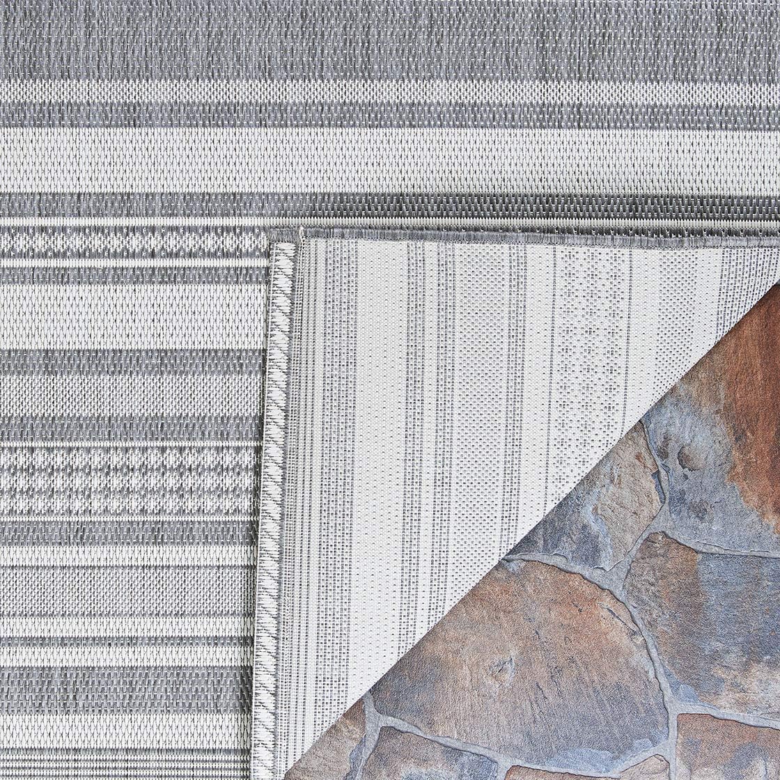 Couristan Recife Indoor Outdoor Rug - Gazebo Stripe 7'6" Round in Ivory and Silver, Low Pile, Hose Washable, Pet- Kid Friendly Home Decor for Living Room, Patio Furniture Set, Kitchen
