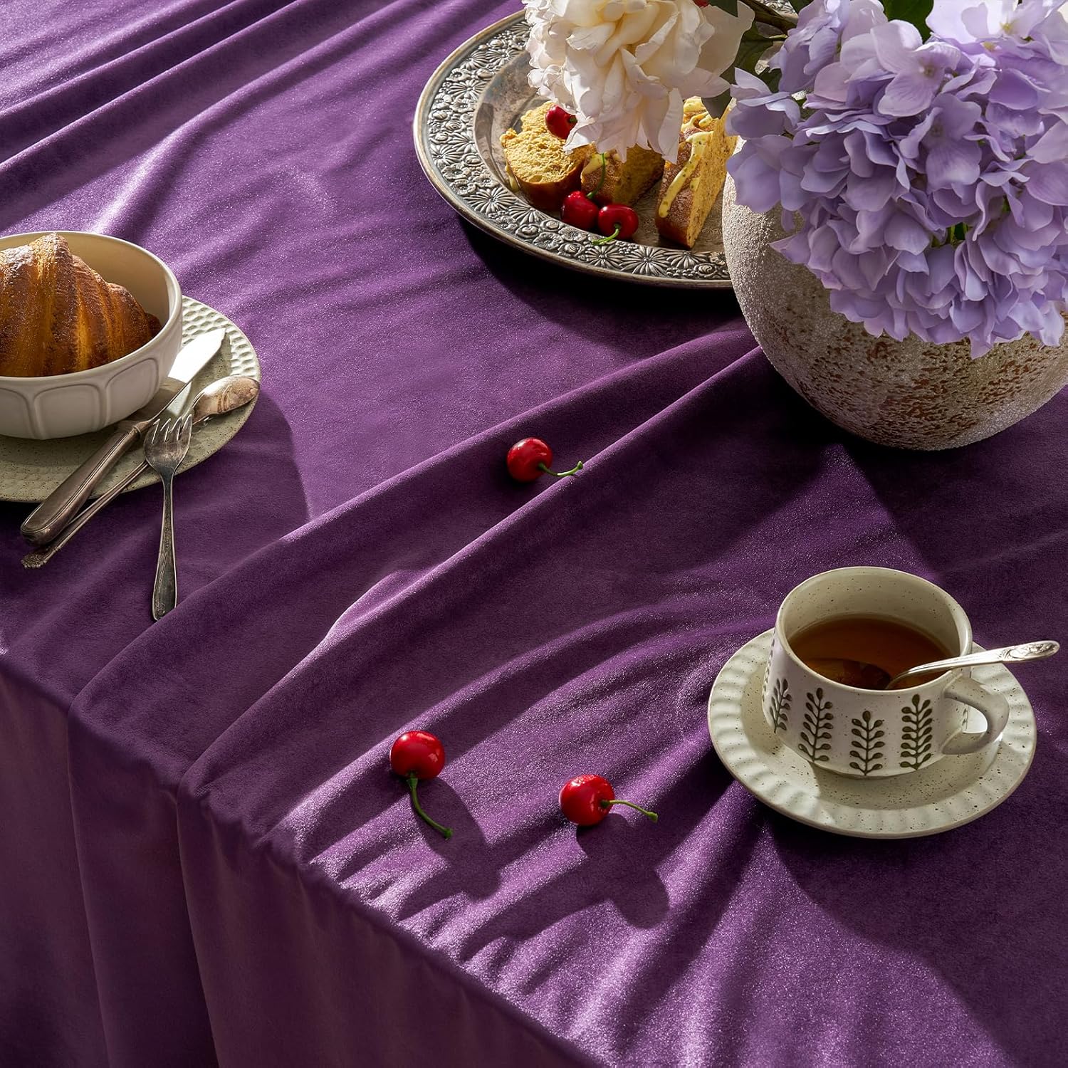 Violet Purple Velvet Square Tablecloth: Luxury Vintage Solid Table Cloth - French Rustic Farmhouse Retro Outdoor Table Cover for Party Wedding,Kitchen,Dinning,Spring Summer Decorations,52x52 Inch
