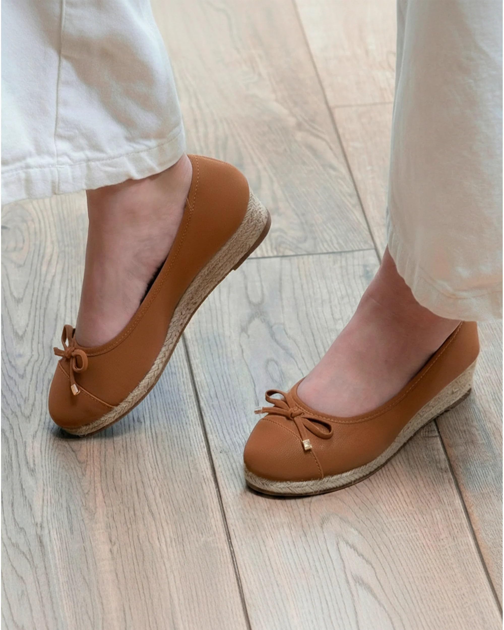 Isotoner Ballerines Femme Semelle à mémoire de Forme, Talon 4 cm, très Confortables,