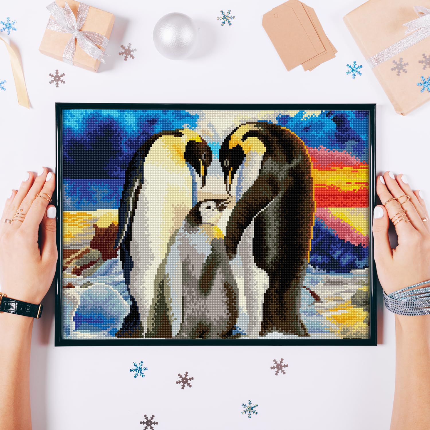 DIAMOND DOTZ 2592650 Original 5D Diamond Painting Set, Pinguin Familie, DIY Diamant-Malerei-Kit mit runden Glitzersteinen für Erwachsene und Kinder ab 12 Jahren, Intermediate