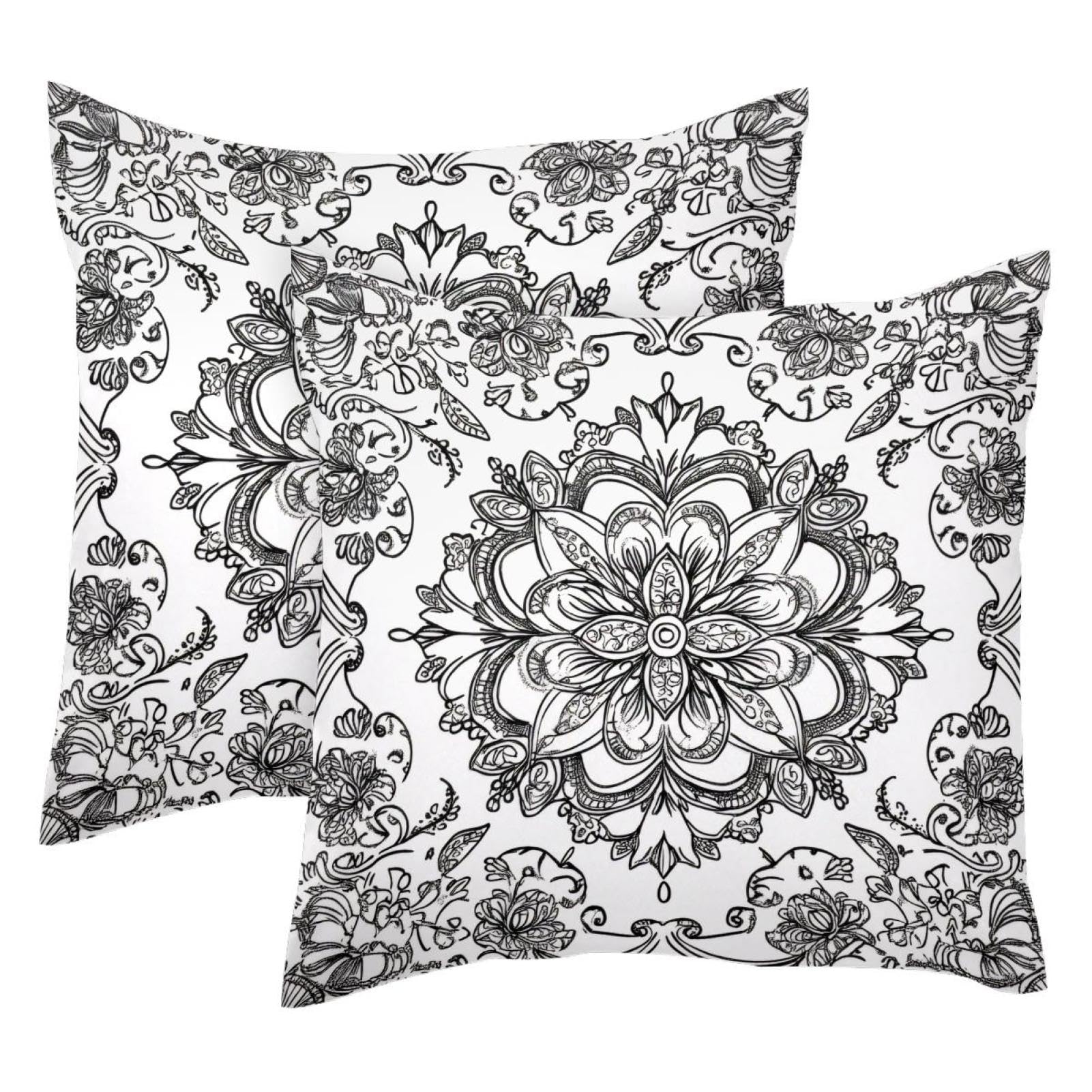 Housses de coussin bohème en velours pour décorer un canapé de salon moderne cocooning
