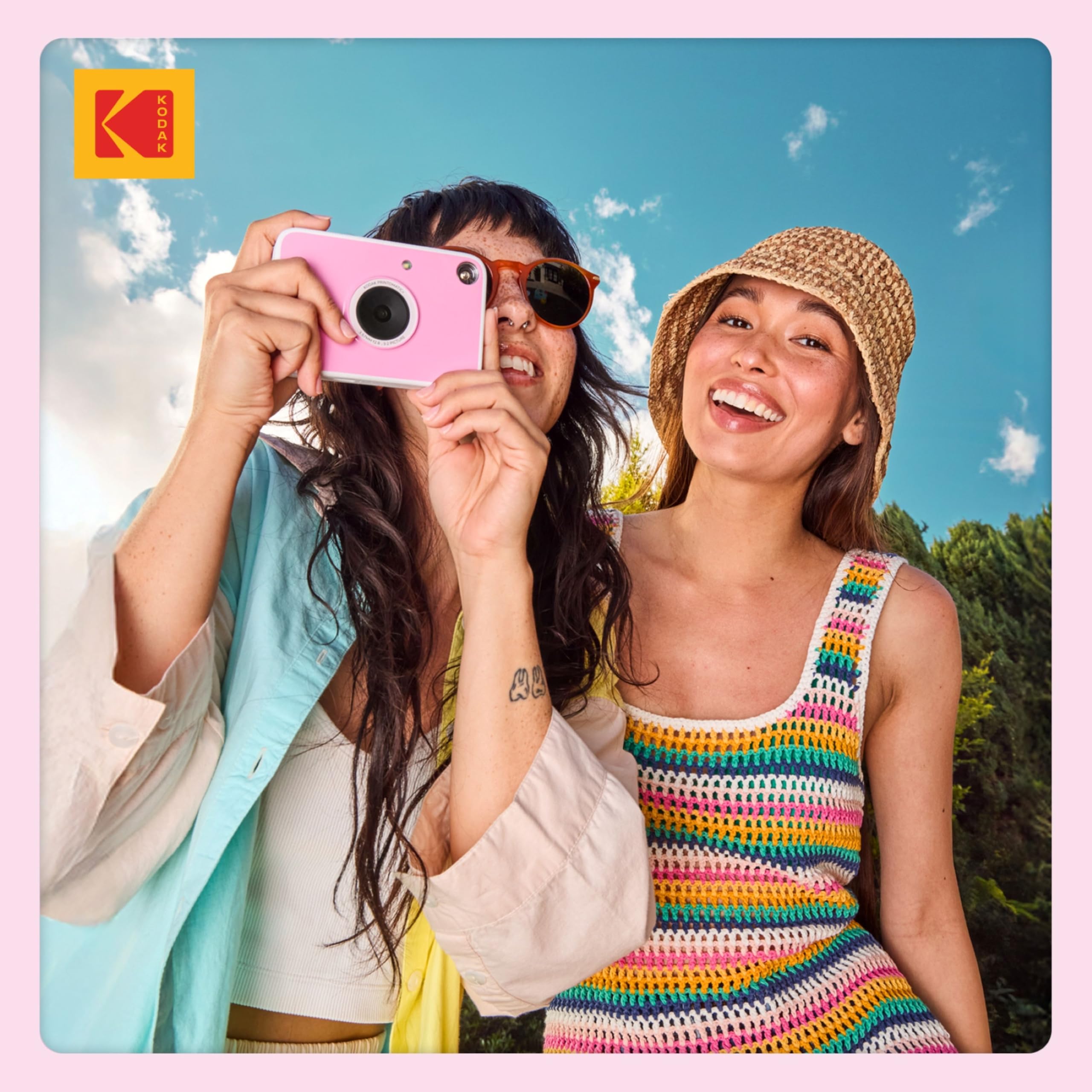 KODAK Printomatic+ Fotocamera Istantanea 10MP Kit Iniziale (Rosa) con Custodia, RGB LED e Carta Adesiva Zink 20pz – Rosa