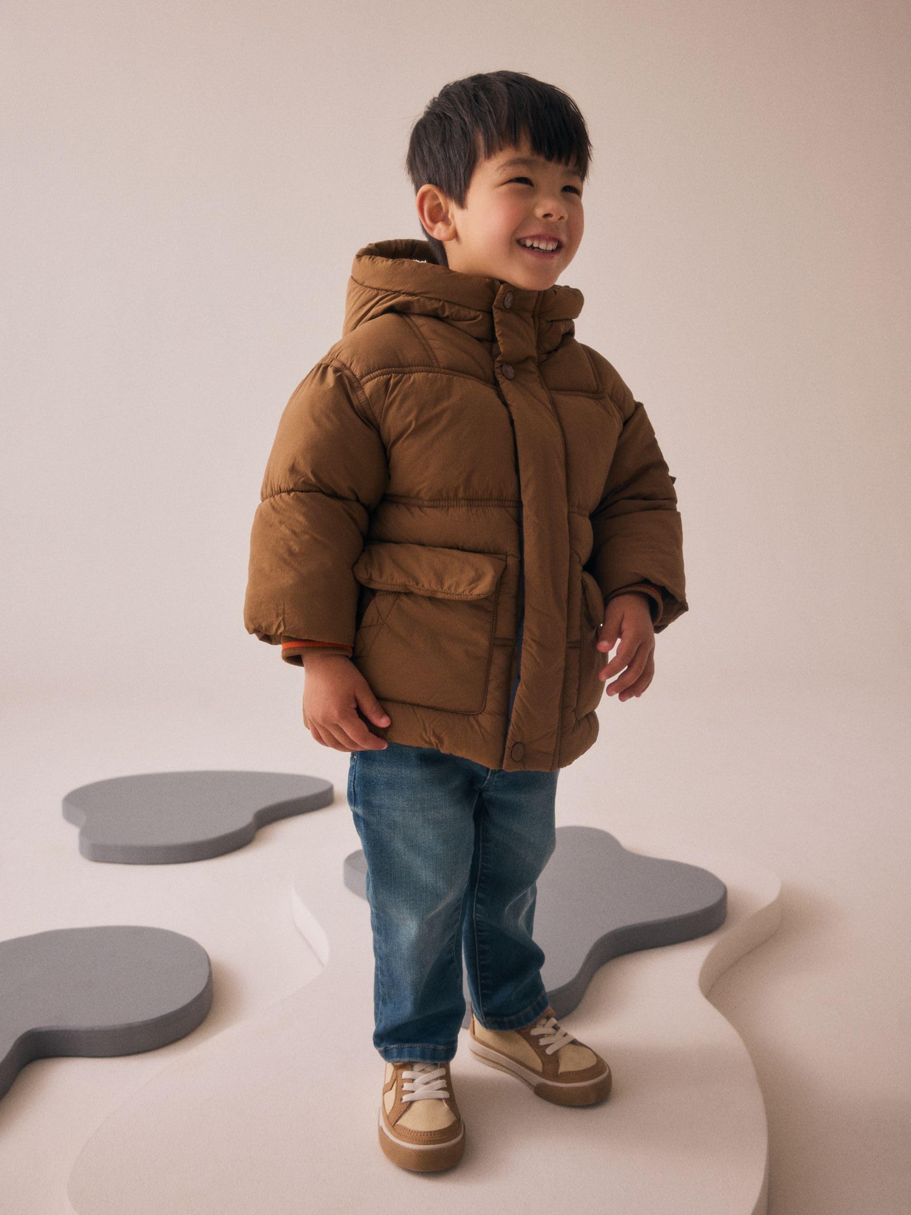 NEXT Niños Abrigo impermeable acolchado con forro de borreguito