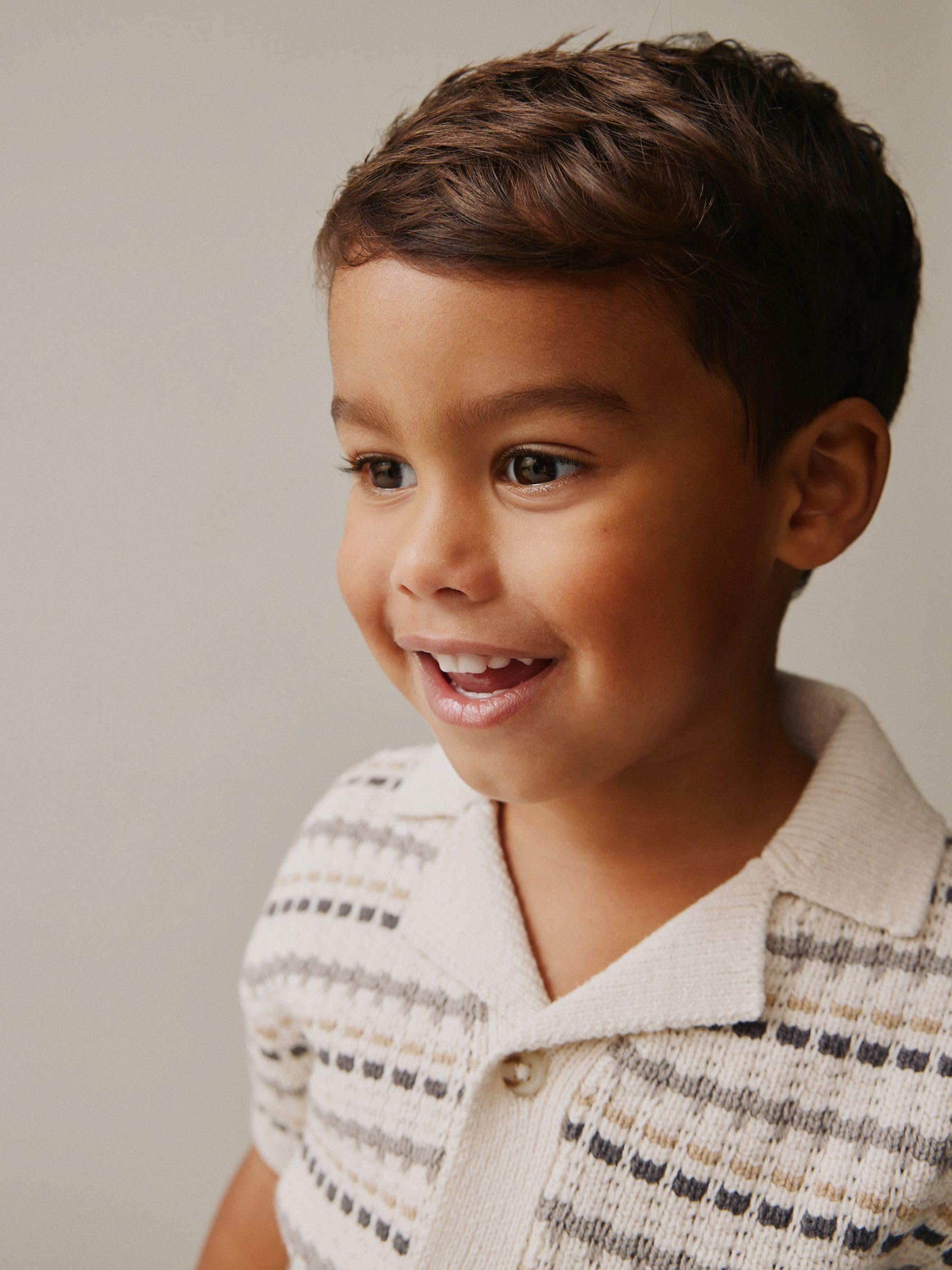 NEXT Jungen Strukturiertes Strick-Poloshirt mit Reverskragen und Shorts im Set