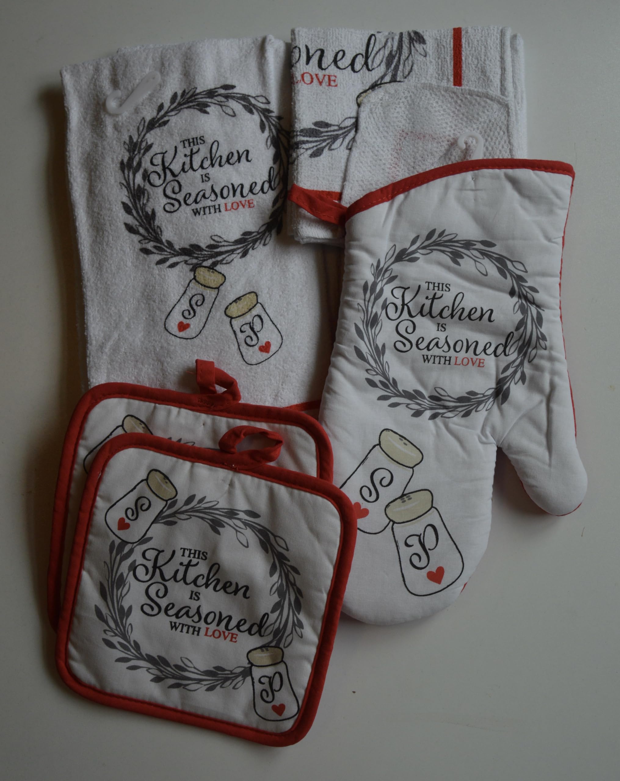 This Kitchen is Seasoned with Love - 7 Piece Kitchen Towel Set: 2 Drying Towels, 2 Scrubbers, 2 Potholders, 1Oven Mitt Absorbent, Soft, Functional
