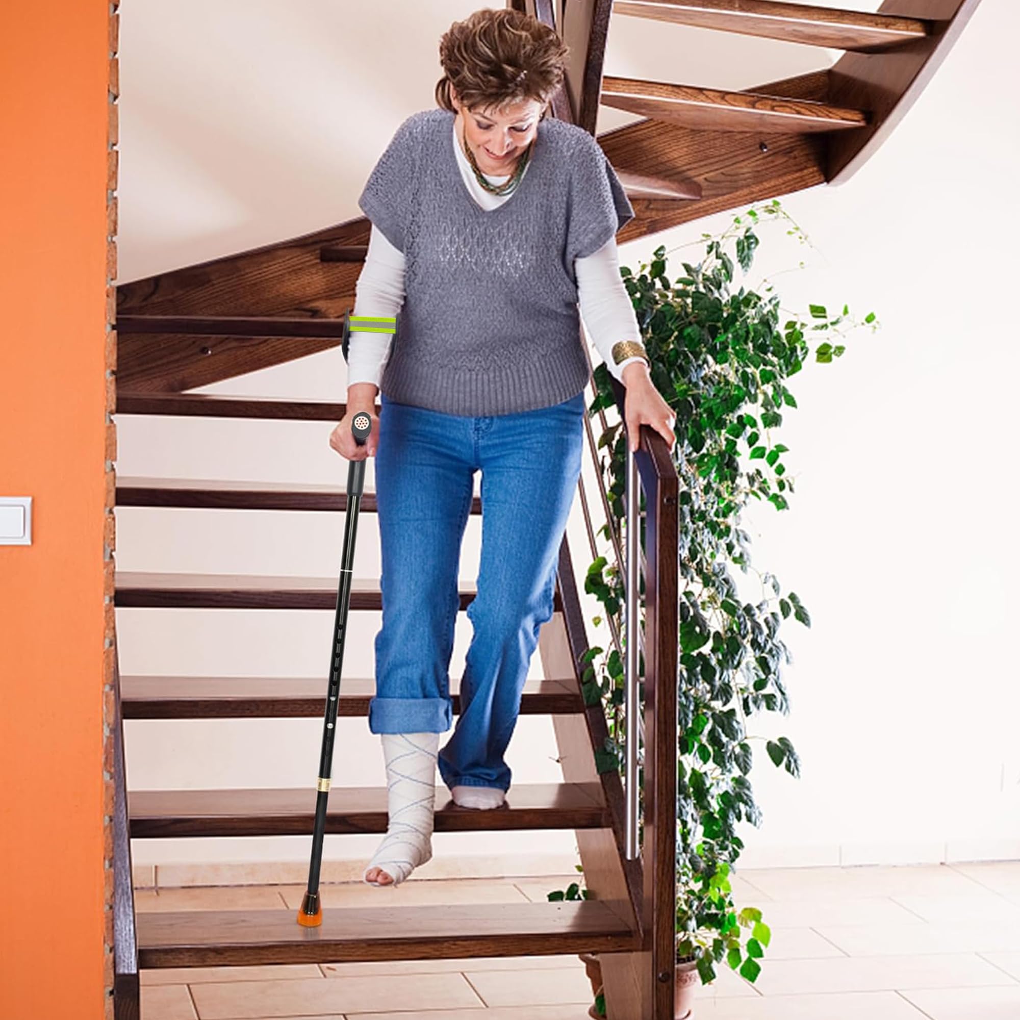 OUUTMEE Béquilles sous Aisselle Pliables, Charge Max 150KG, Noir | Lot de 2 Appui Axillaire Léger en Aluminium, Réglable en Hauteur, Charge Max 150KG, Pour Marche, Blessures et Rééducation