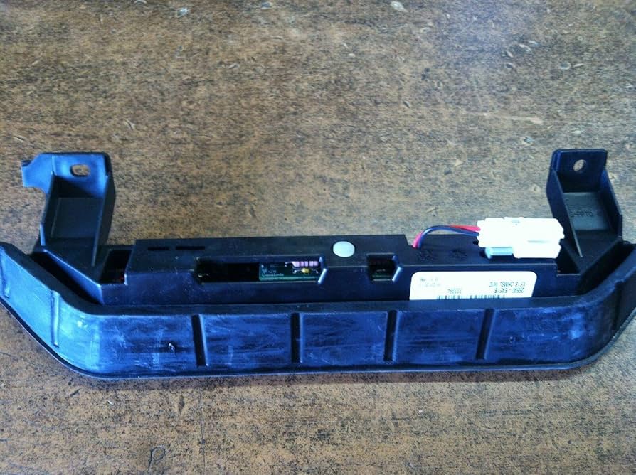 P3 タペストリー 3点 Amazon.com: NEW OEM THIRD BRAKE LIGHT/HIGH MOUNT STOP LIGHT