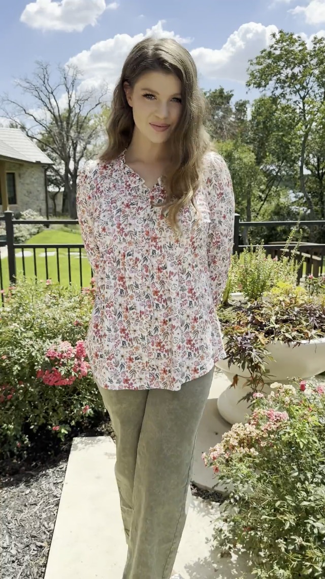 Women's Long Sleeve V-Neck Tunic Top - Puff Sleeve Collared Blouse For Work & Casual Wear