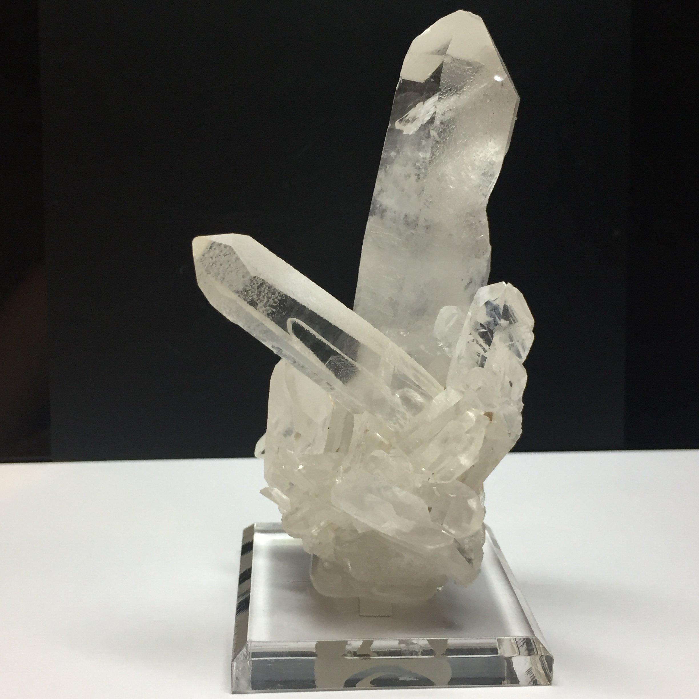 Amazon.co.jp: 【ブラジル ミナスゼライス コリント産 水晶 原石