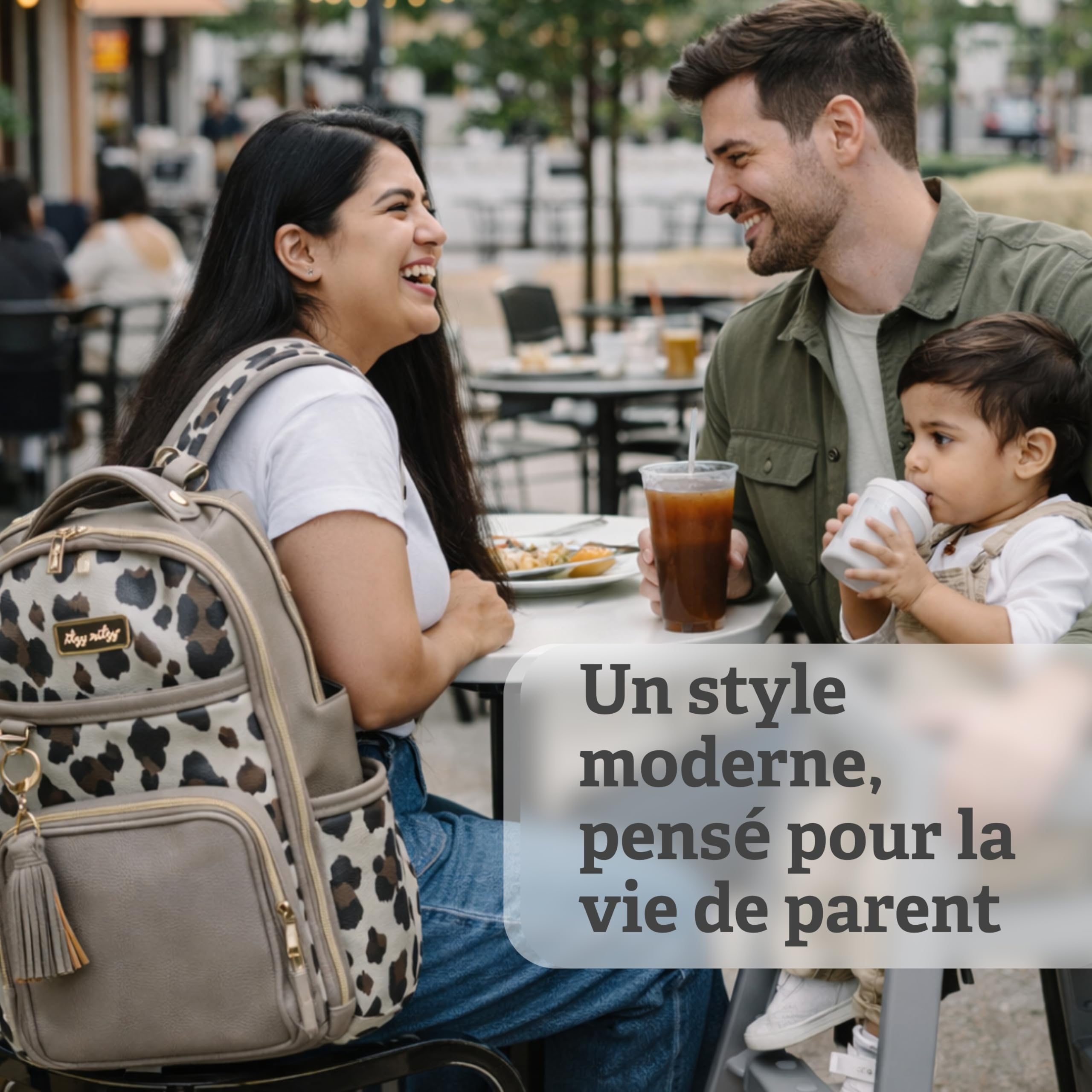 Itzy Ritzy Sac à Dos à Langer | Grand Sac à Couches avec Tapis | Assez grand pour leur monde, organisé pour le vôtre | 19 Poches, Porte-Biberons Isothermes, Attaches Poussette | Café et Crème