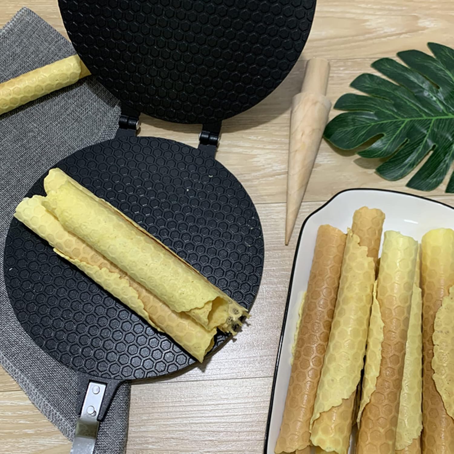 Acogedor Waffle Cone Maker, Egg Roll Pancake Maker, Non Stick Egg Roll Plate, Ice Cream Cone Maker for Homemade DIY Ice Cream Cone Baking Pan