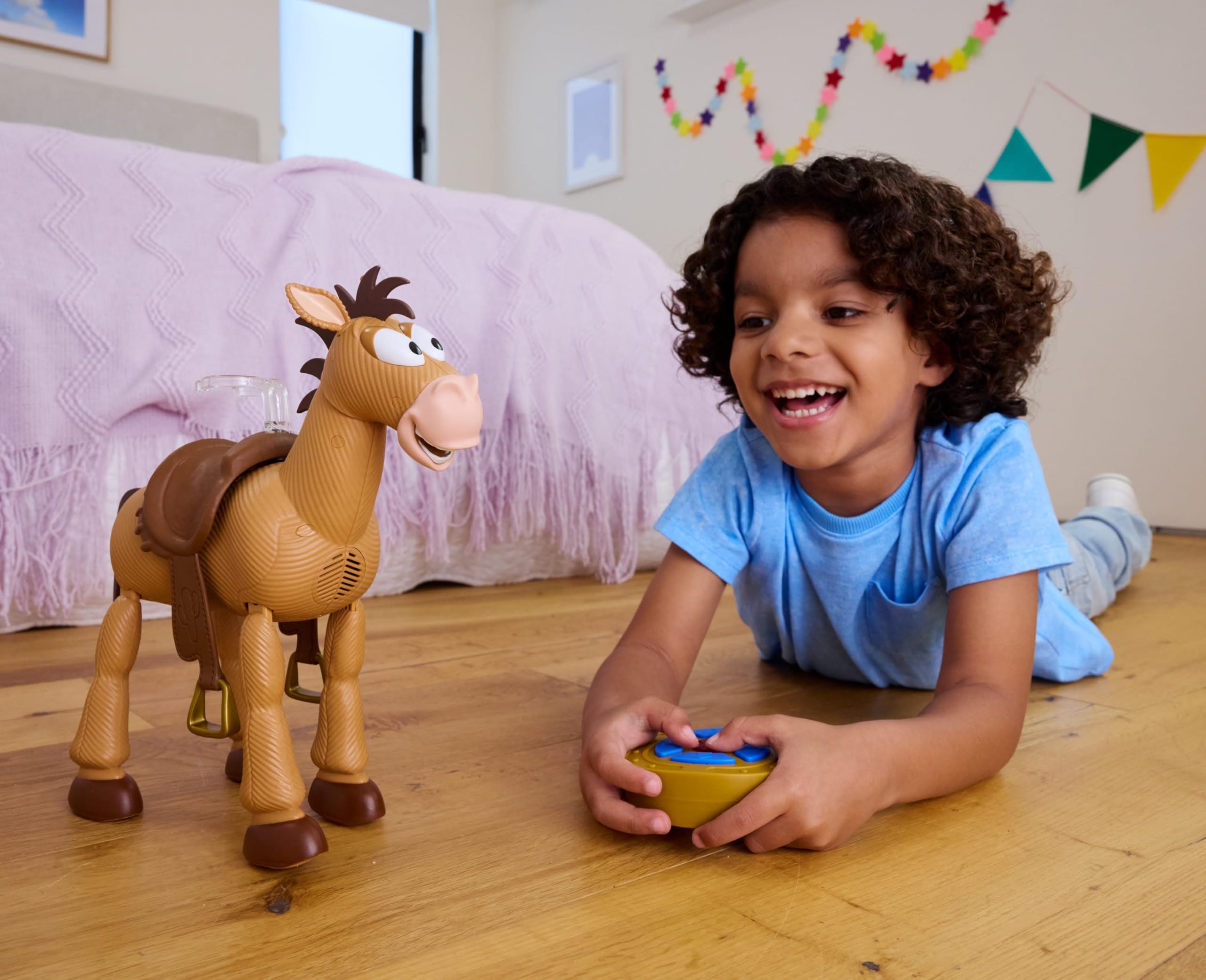 Mattel Disney i Pixar Toy Story 5 Bullseye RC | Sterowany radiowo koń zabawkowy 30 cm z dźwiękami i klipsem do figury (sprzedawany oddzielnie), JKV52