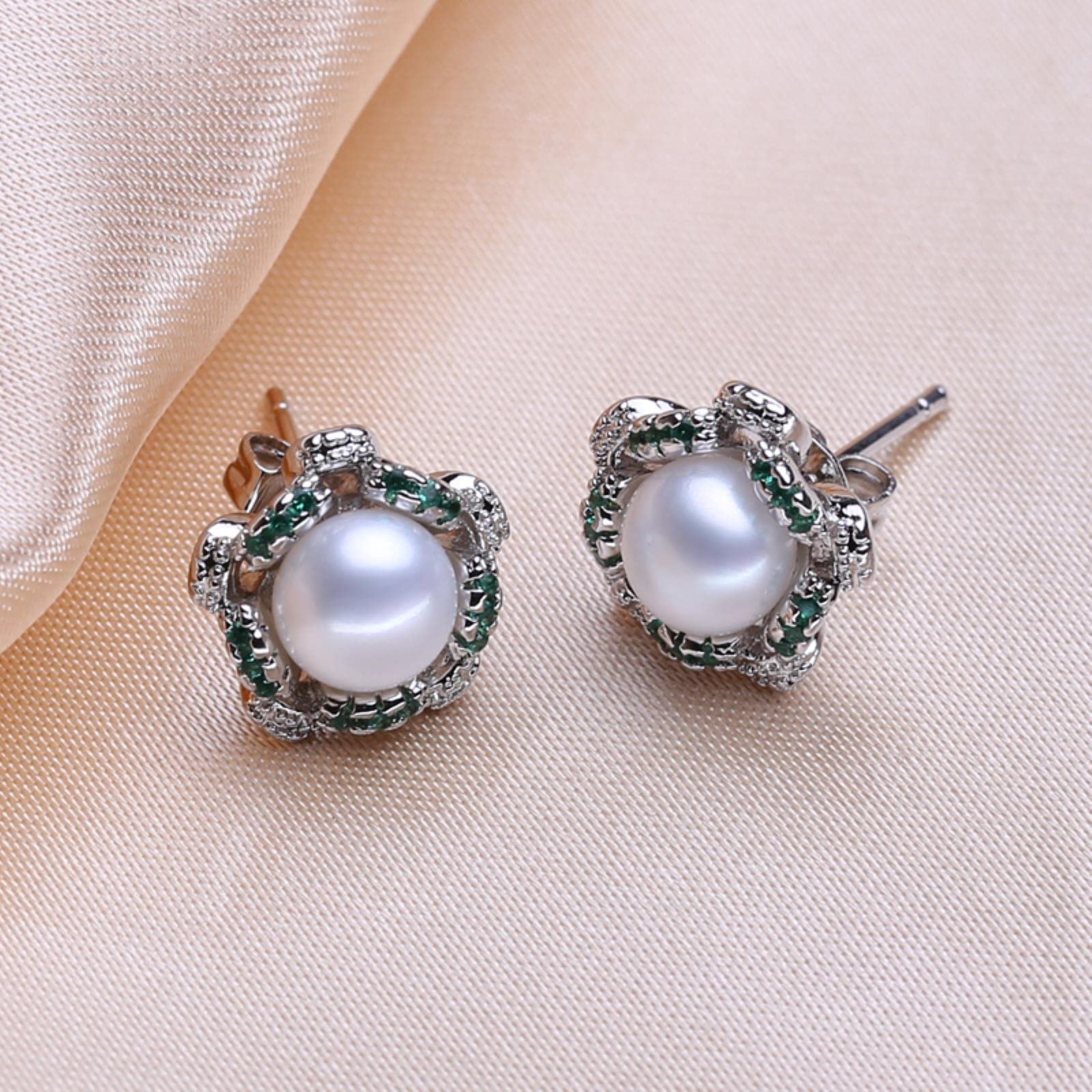 LOKILOKI Set di Gioielli di Fidanzamento di Nozze in Argento Sterling 925 Collane con Ciondolo di Perle Naturali per Orecchini da Donna con Smeraldo