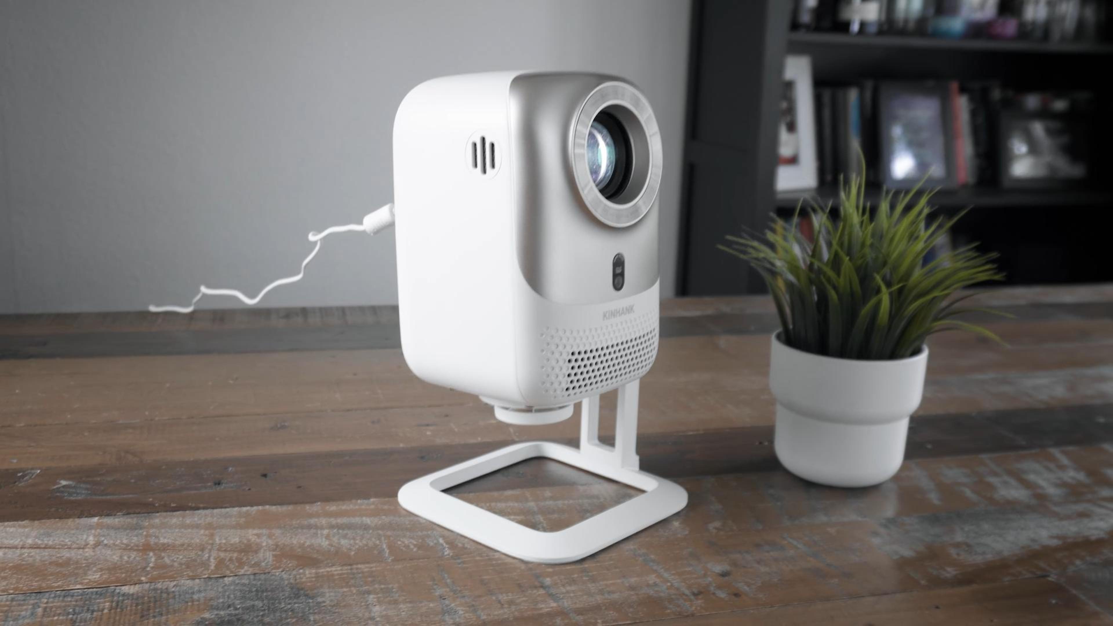 Mini Proiettore Smart 1080P 4K – 190 Lumen, WiFi 6, Bluetooth 5.0, Correzione Keystone E Rotazione 360°