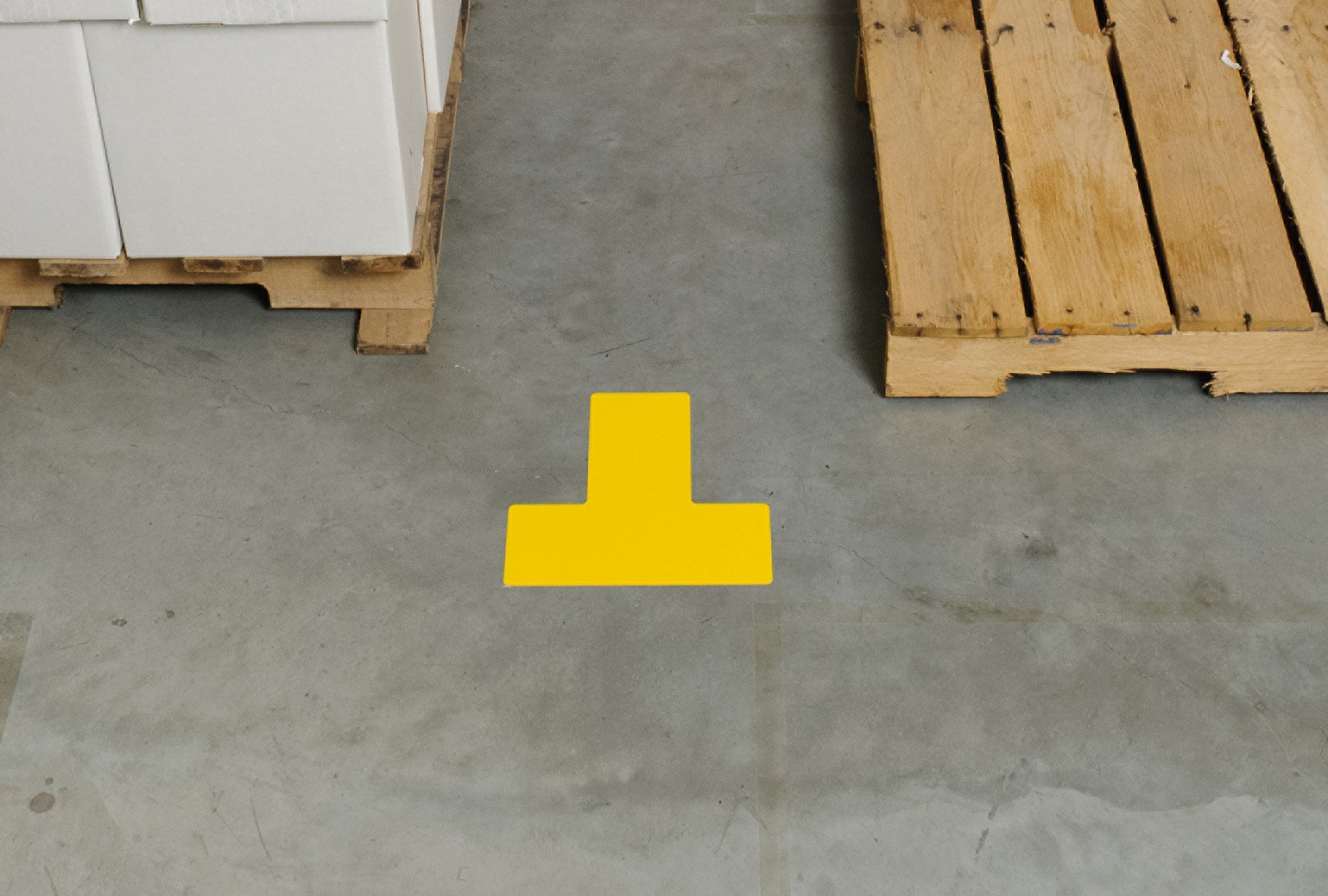 Toughstripe Division Marker, 50.80mm x 127mm x 127mm, Yellow, Pack of 20, 50.80 mm x 127 mm x 127 mm - Image 2
