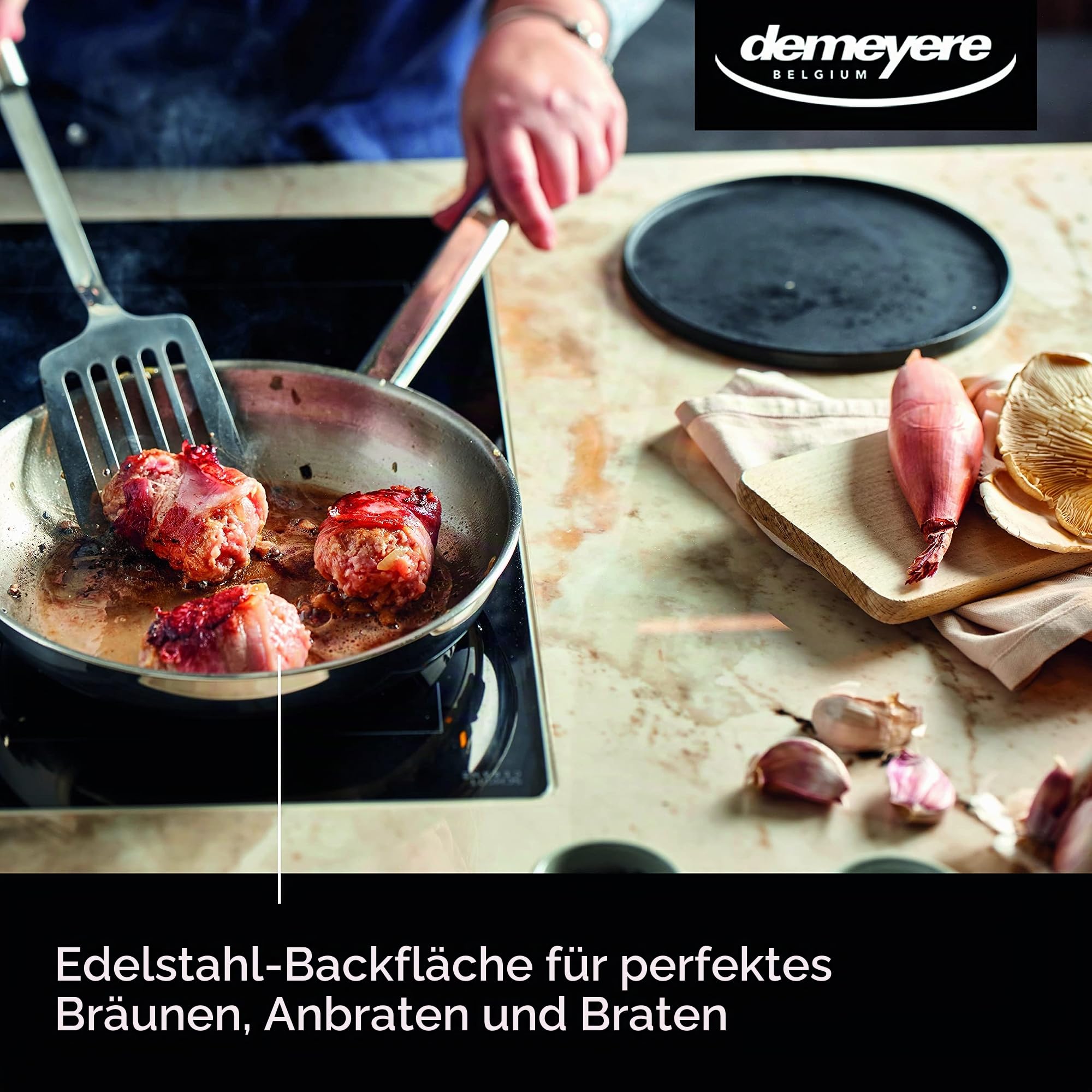 demeyere Classico 3 Hochwertige Bratpfanne fuer Induktion und alle anderen Herdarten, Induktionpfanne aus Edelstahl mit Aluminiumkern, 10 Jahre Qualitaets-Garantie, 28 cm gross