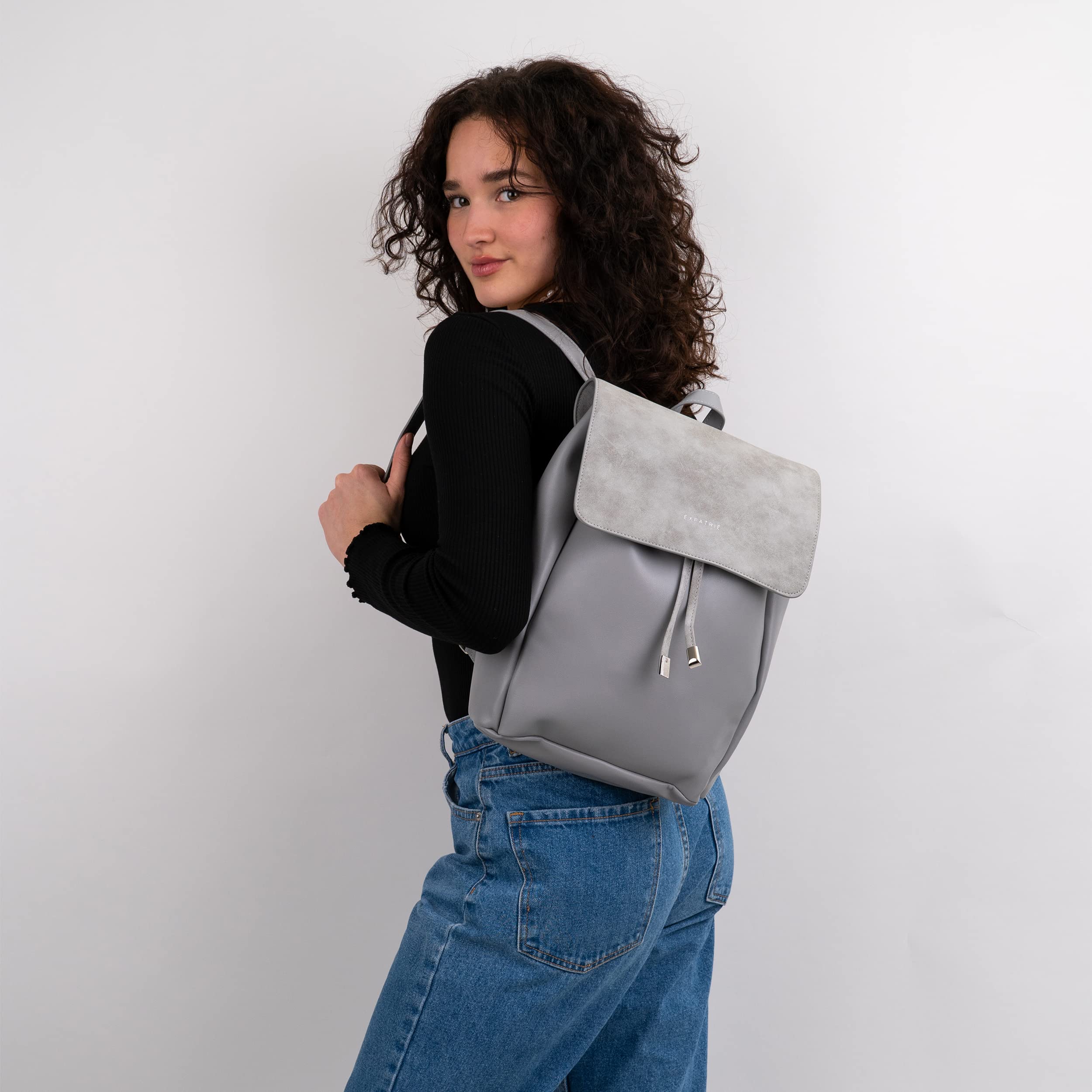 Expatrié Mochila Mujer Gris - Estelle - Mochila Pequeña para Niñas - Casual Moda Mini Bolso de Cuero PU - Mochilas para Mujeres - Repelente al Agua