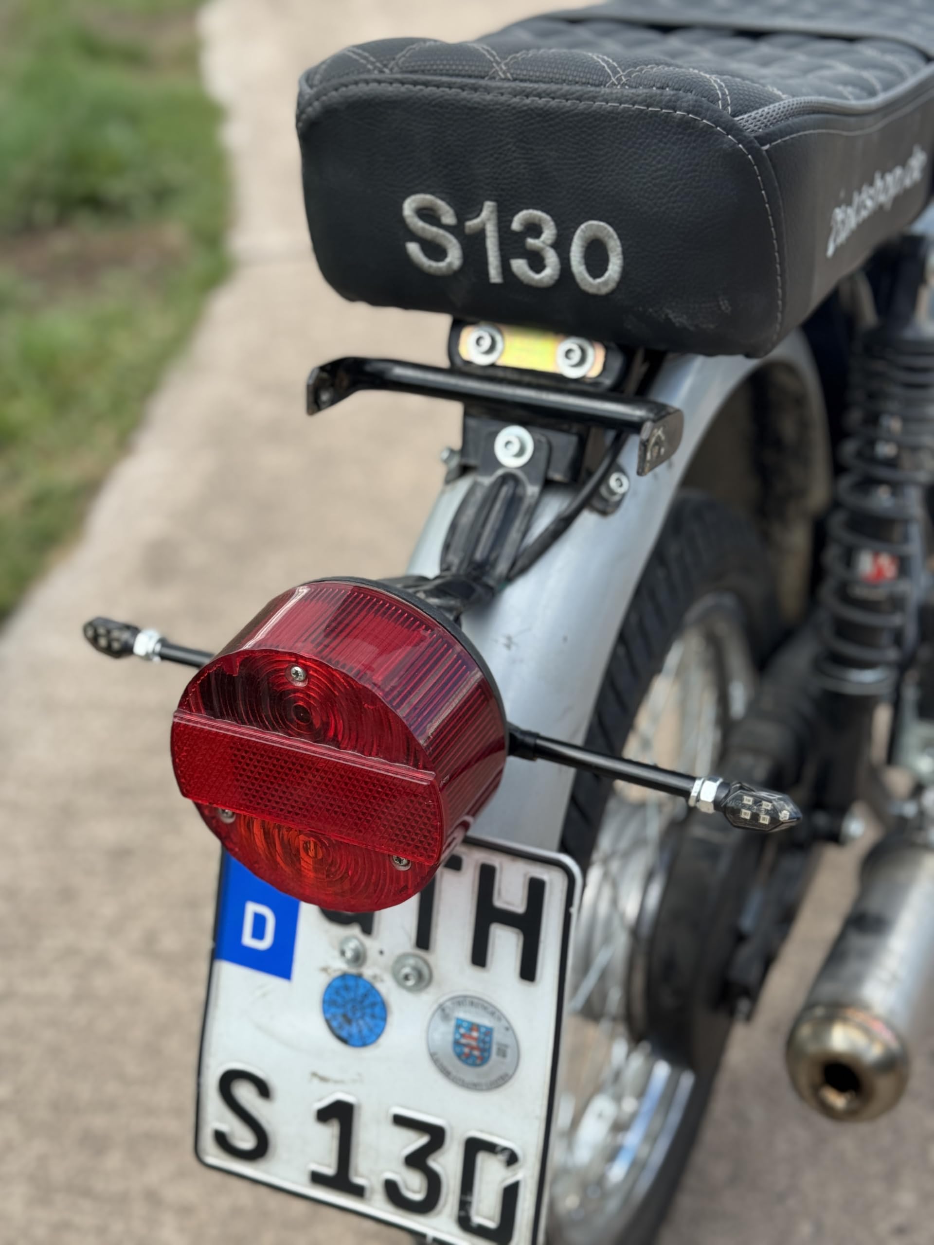 LED Blinkerset komplett für Simson S50 S51 S70-4x LED-Blinker & 4x Blinkerhalter vorne und hinten, LED-Blinkgeber, Anschluss-Set, 12V, E-geprüft, M8, Schwarz