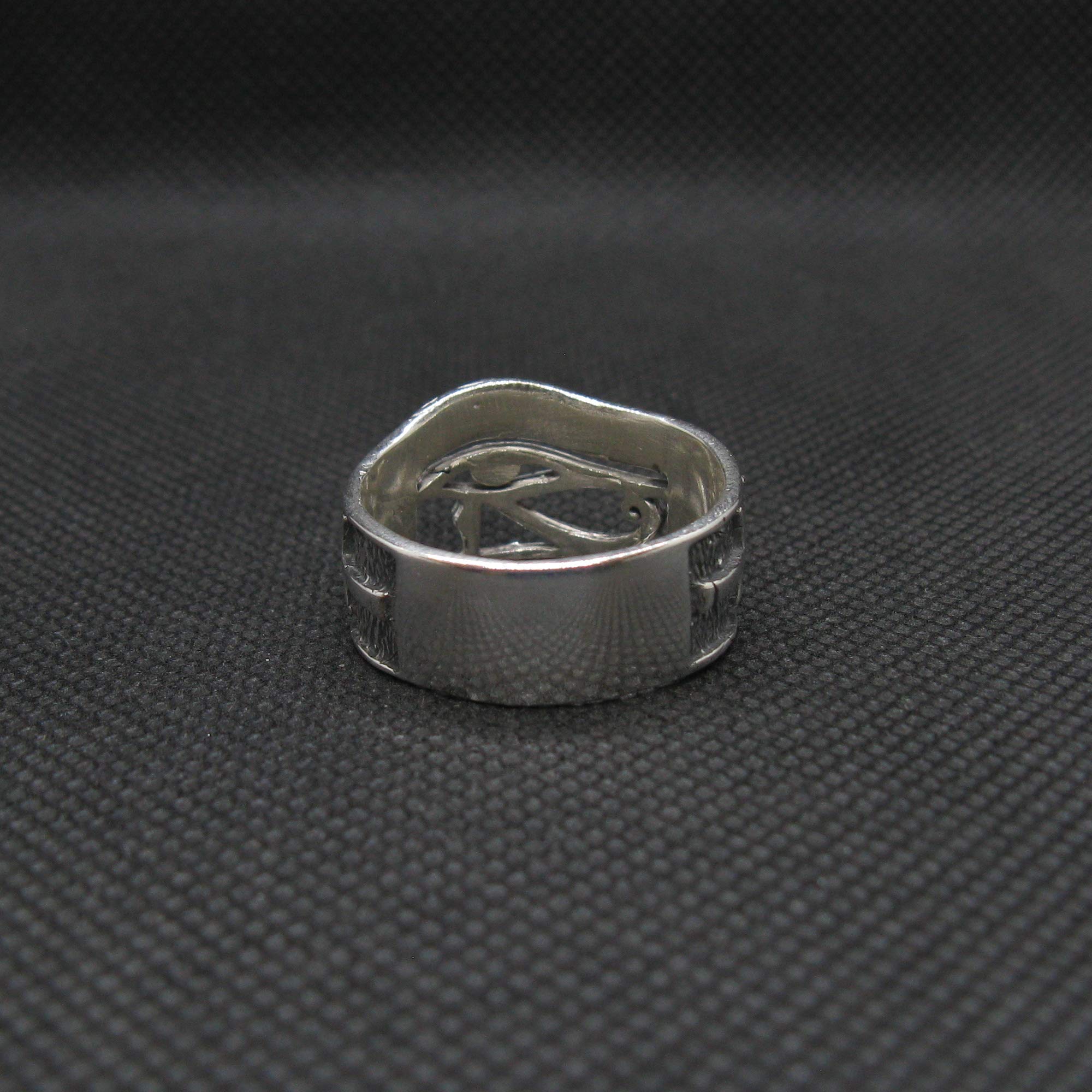 Anello da Uomo in Argento Sterling Amon Ra Occhio Solido Marchiato 925