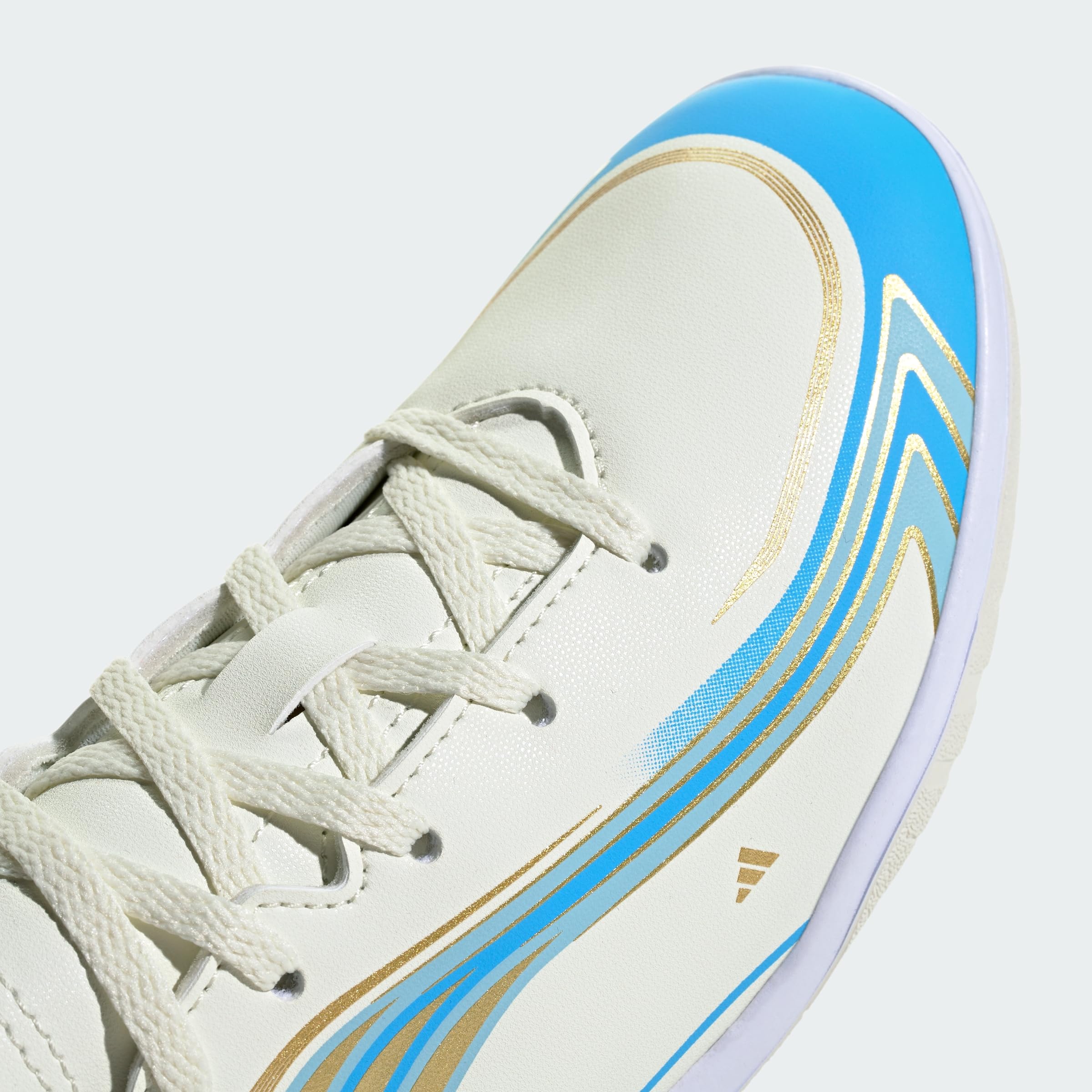 adidas Uniseks - dzieci F50 Messi Club Indoor Football Kids Shoes, ivory/semi blue burst/icey blue, 37 1/3 EU
