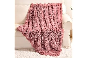 YUSOKI: Pink Faux Fur Cozy Blanket of Dreams