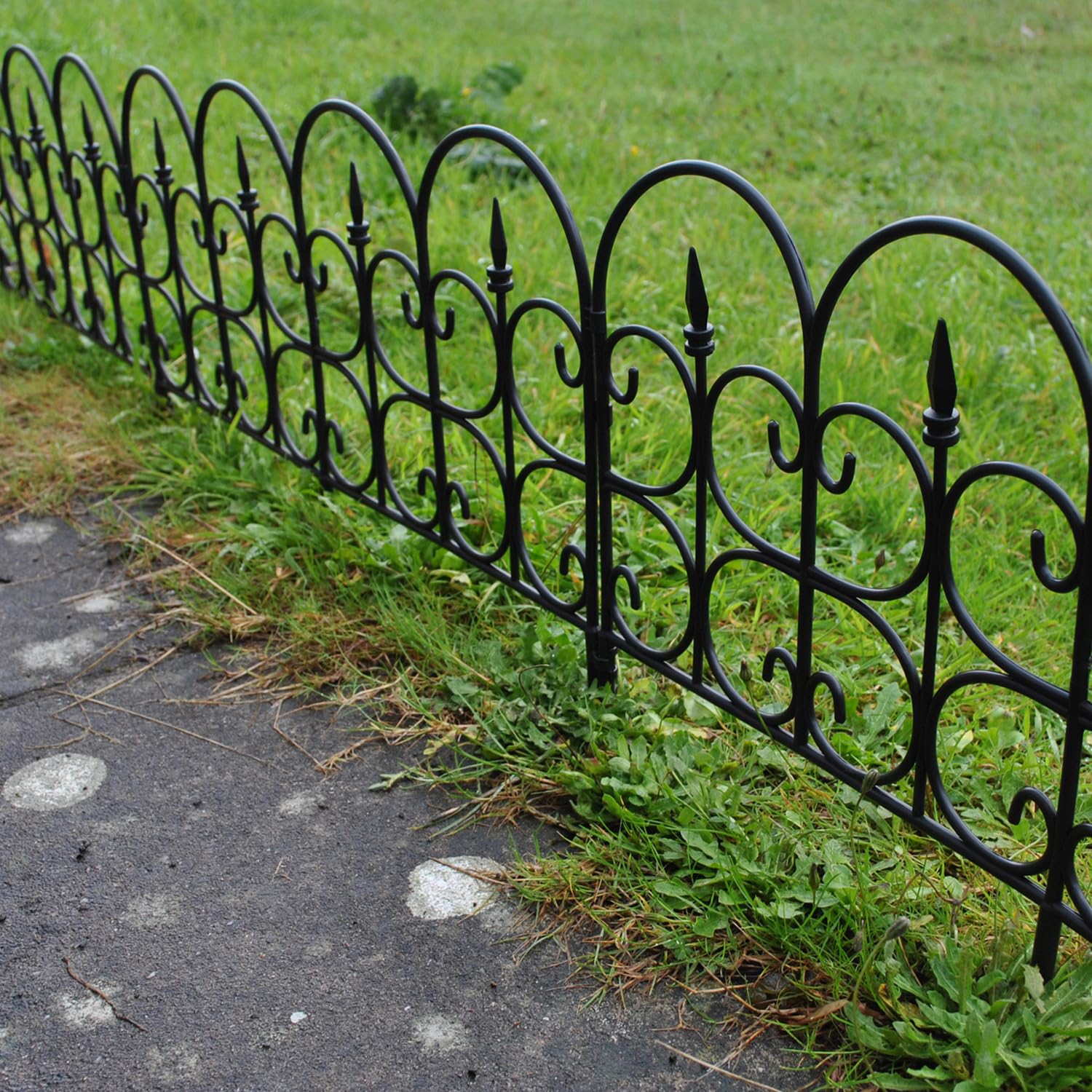 Decorative Garden Fence 4pk Victorian Design Panels Fences and Borders for Dogs Garden Lawn Garden Plants Edging Panel No Dig Garden Fence with Interlock Panels (4 Panels, Total Length 2.3m)