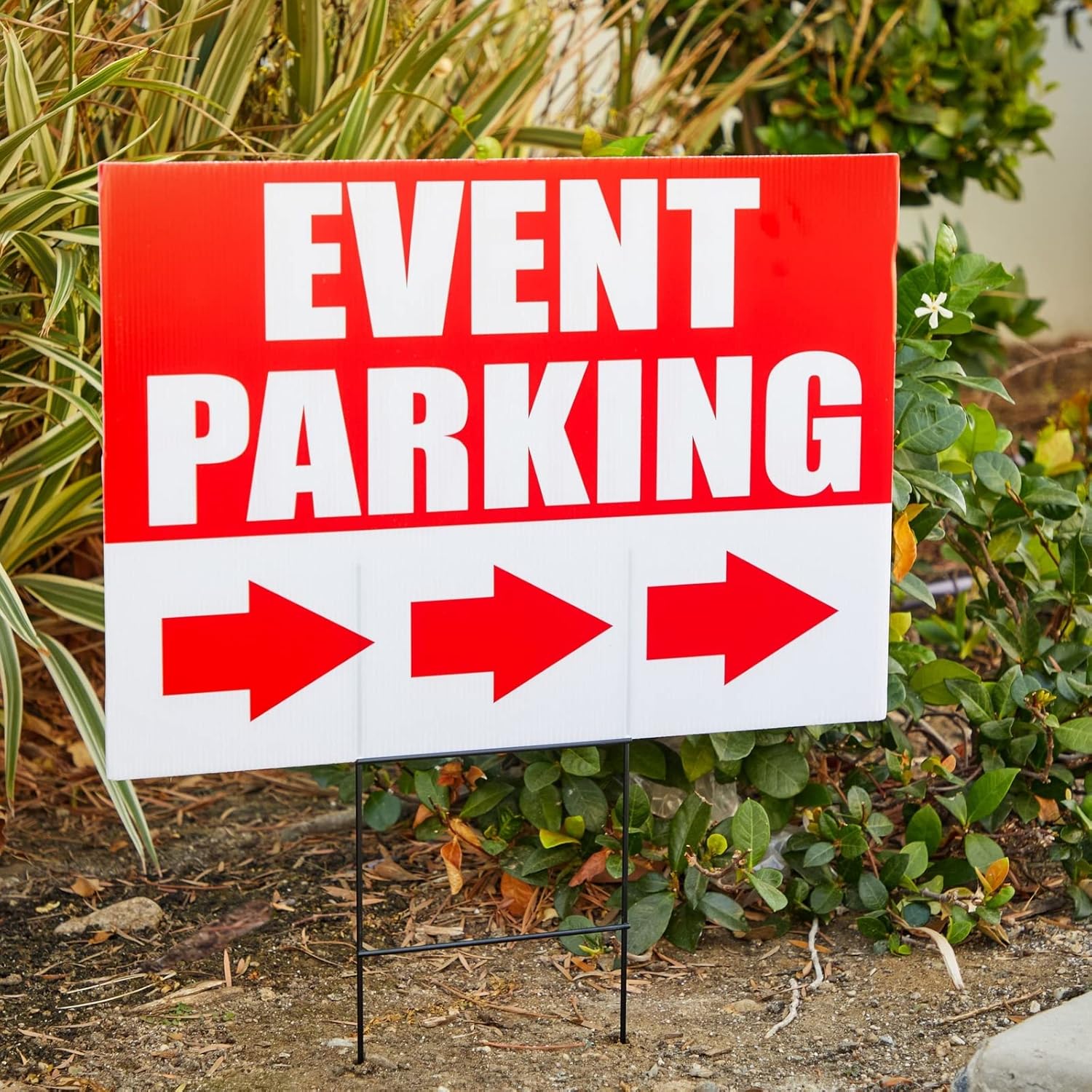 Juvale Parking Signs with Arrows - 6-Pack, 12 x 17 in, Red Corrugated Plastic - Event Parking Signs for Outside with Stakes for Concert Traffic Direction