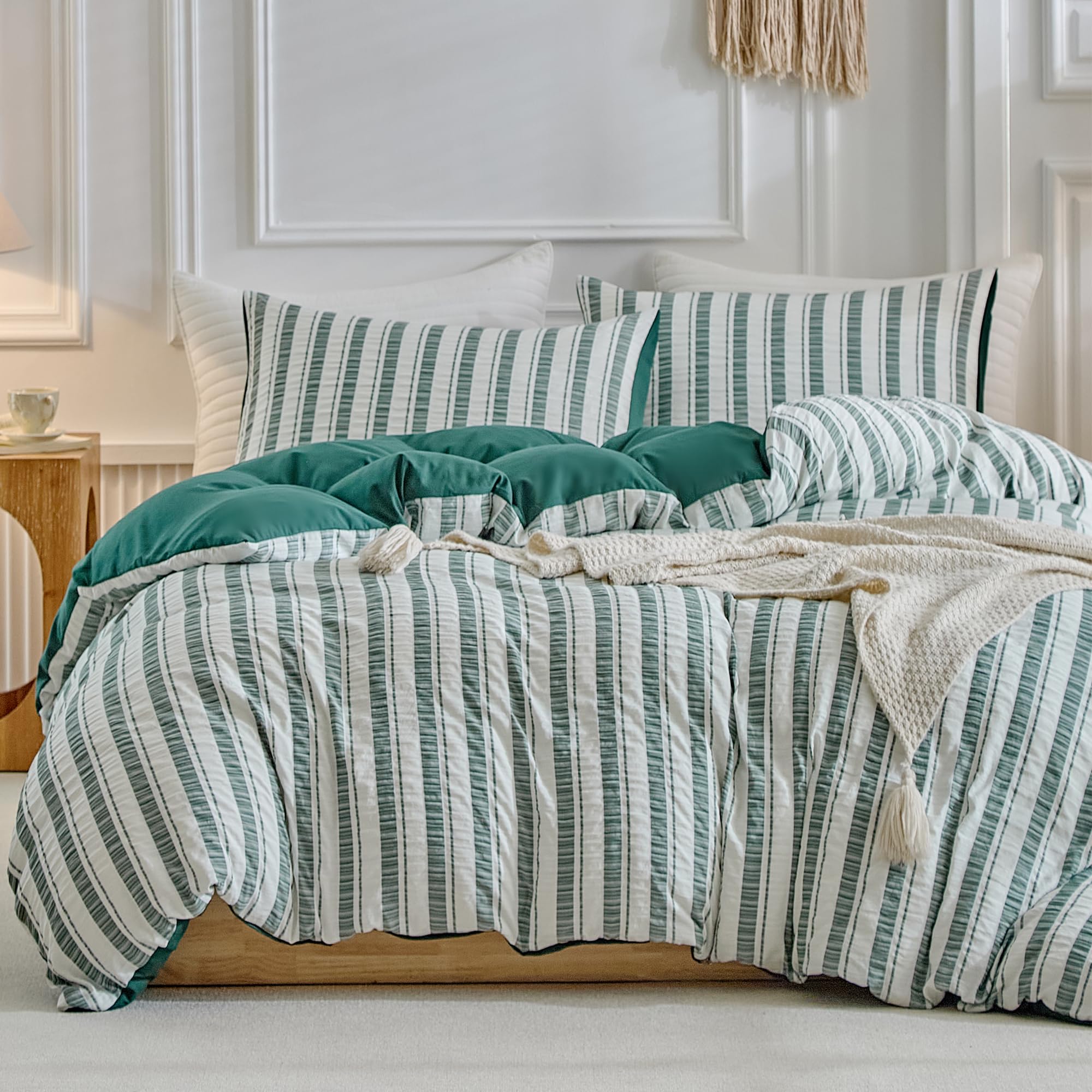DuShow 3 Pieces Double Duvet Cover Set, Army Green Stripe Seersucker Duvet Cover and 2 Pillowcases, Puckered Textured Bedding Set, Soft Breathable Quilt Cover Set - 200x200 cm โ image 1