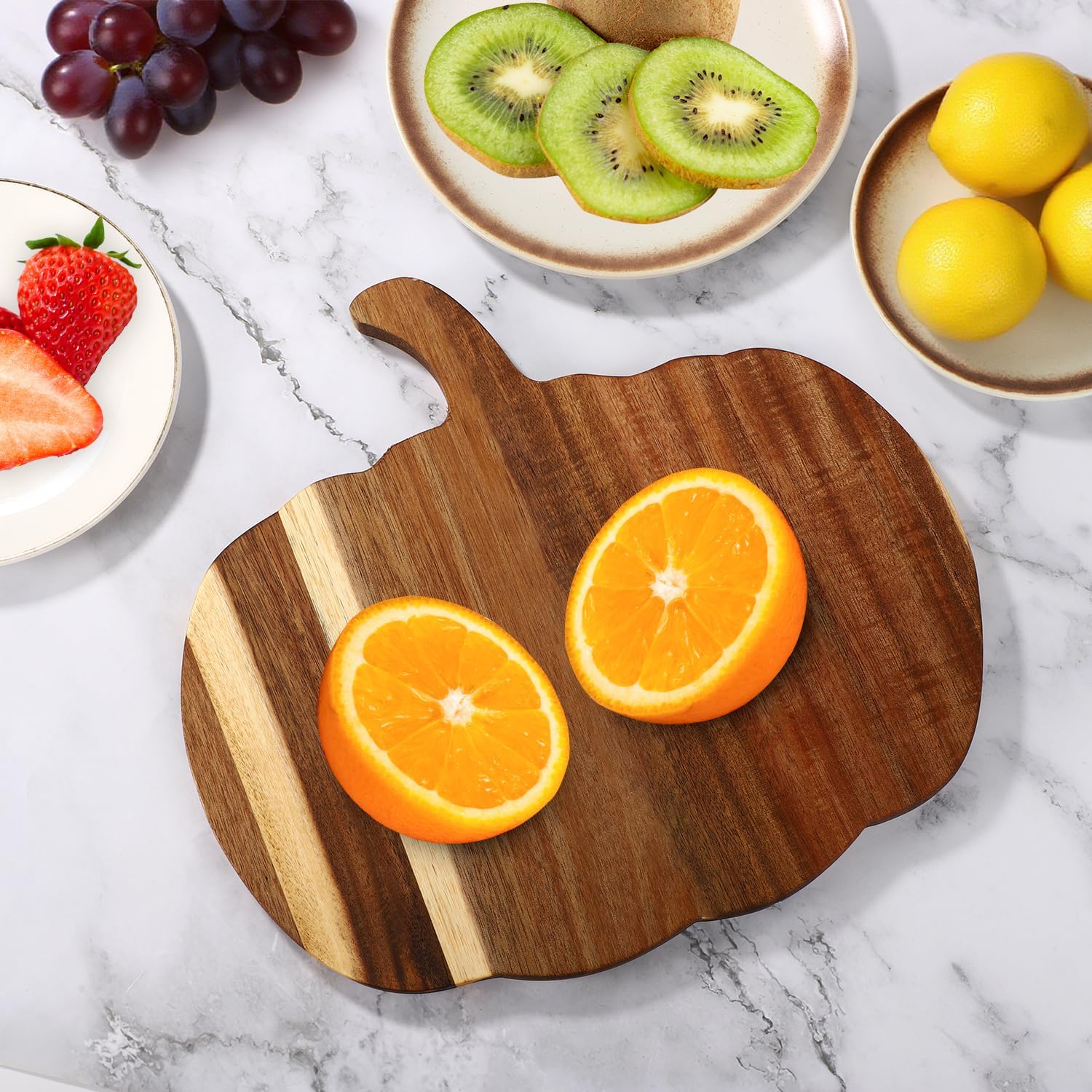 Halloween Pumpkin Shaped Wooden Cutting Board, Charcuterie Wood Chopping Board with Handle Perfect for Meal Prep Chopping & Fall Kitchen Tray Decor Serving Platter Halloween Dining Essential