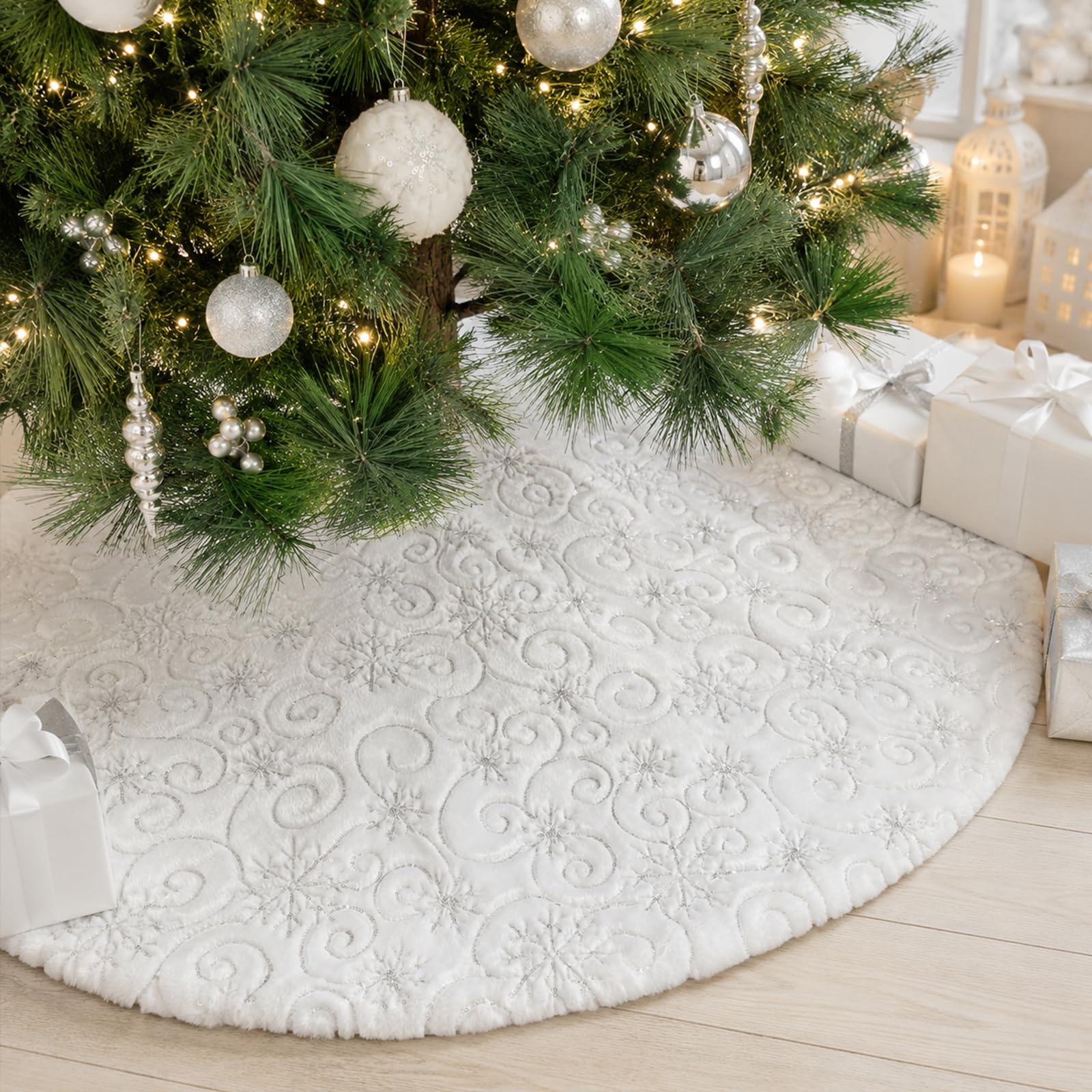 Deggodech 60cm White Plush Christmas Tree Skirt, Mini Faux Fur Xmas Tree Base Cover Mat with Silver Sequin for Christmas New Year Decor - 24"