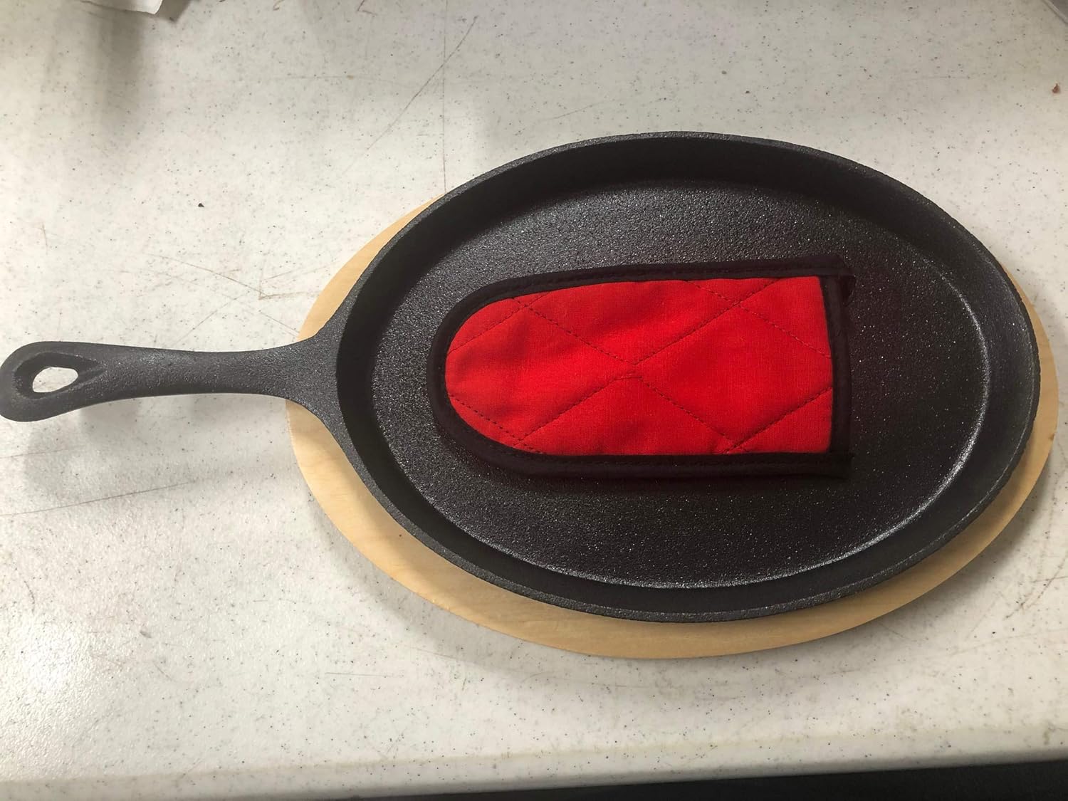 Four Pre-seasoned Cast Iron Fajita Pan Sets,Includes Wooden Serving Bases,Padded Handle Sleeve and Cast Iron Skillet