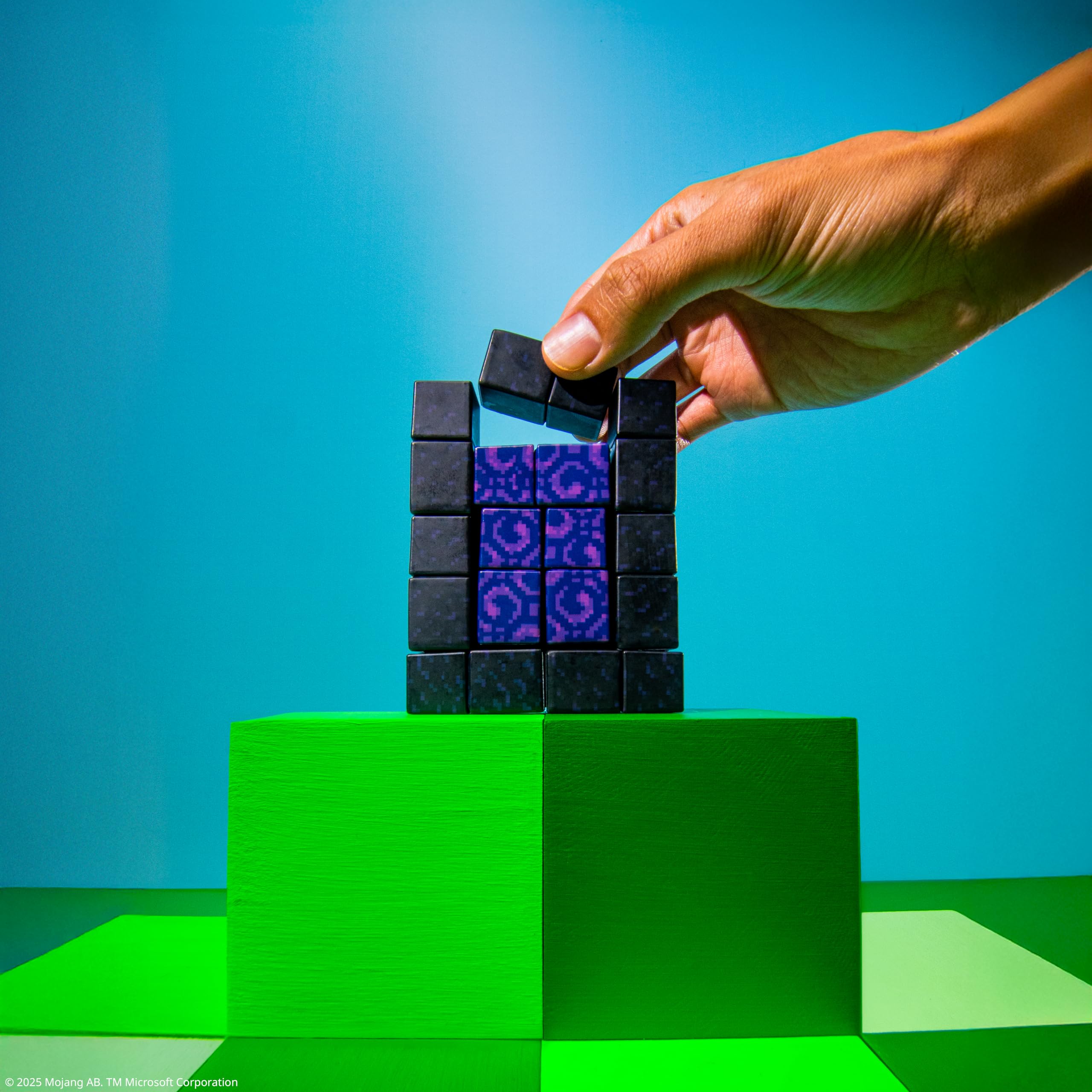 MGA's Miniverse Make It Mini Minecraft - Miniature collezionabili Minecraft, Confezione Cieca, Gioco in Resina Fai-da-te, 12 Pezzi da Collezione, Non commestibile - Per Collezionisti, età 8+