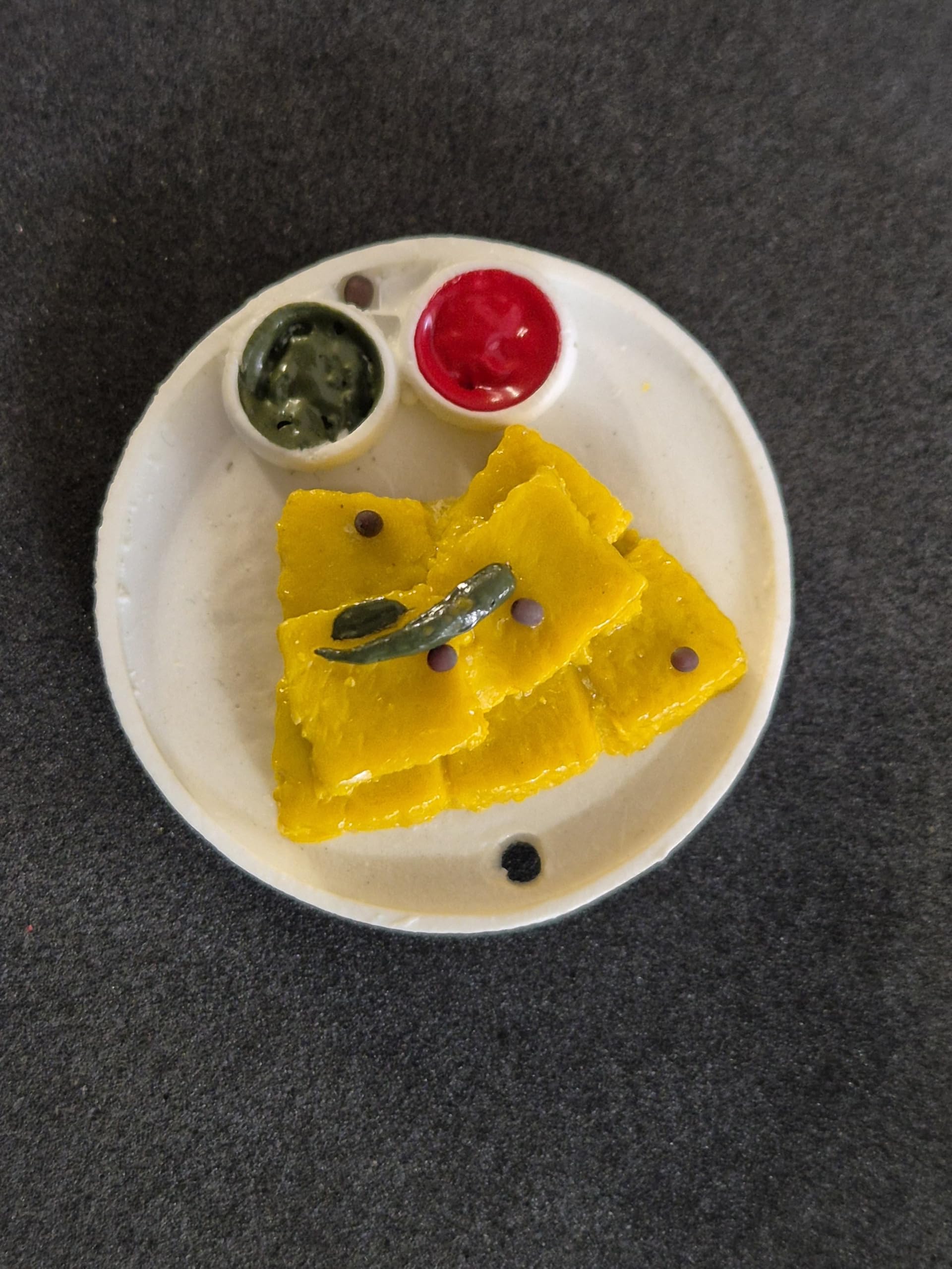 DT DECTONE Handcrafted Decorative Dhokla Fridge Magnet with Chutney, Unique Fridge Décor, for Food Lovers, Durable & Lightweight, Kitchen Decoration, Collectible Souvenir 2