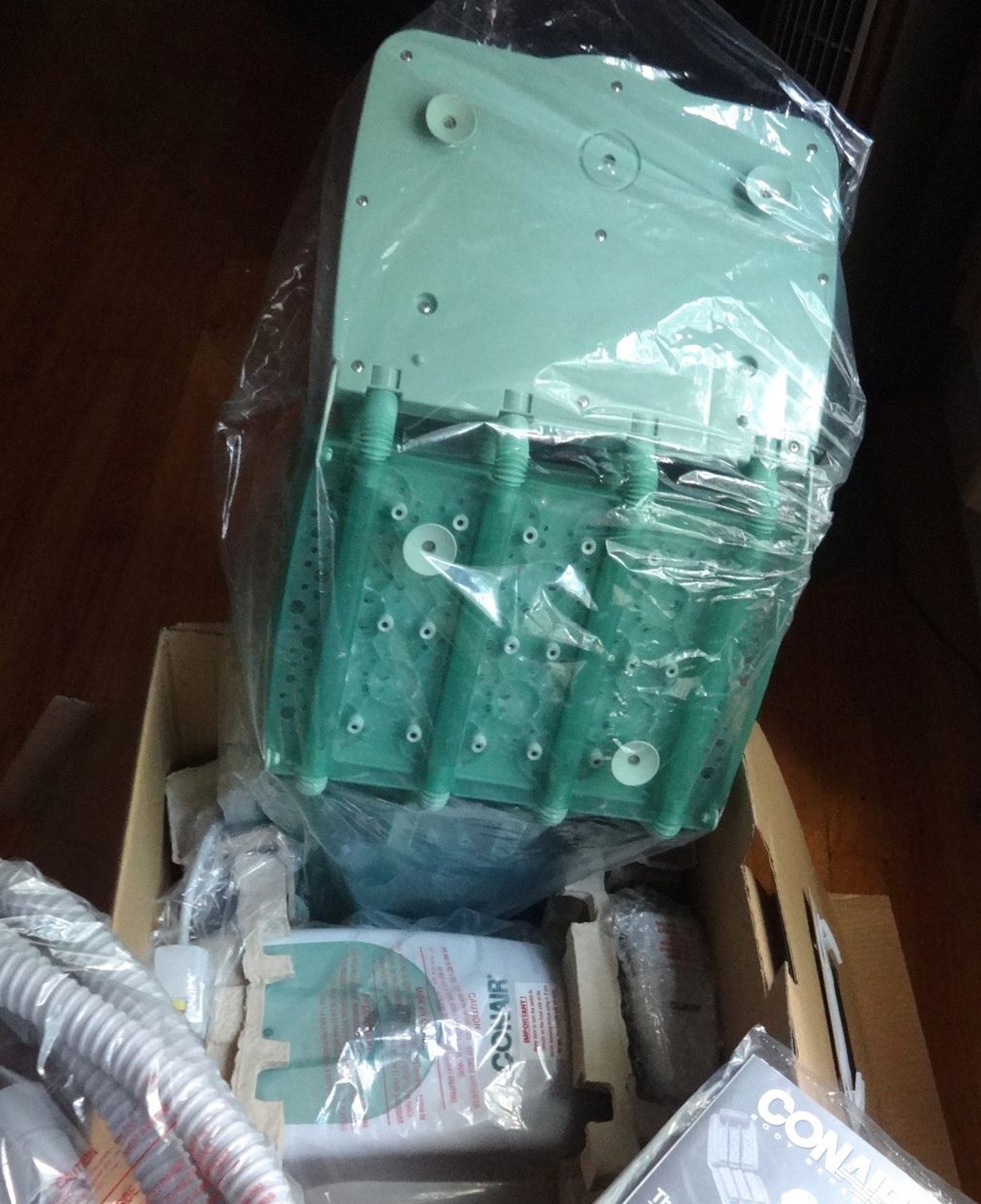 Conair Deluxe Thermal Spa Bath Mat With Remote and Foot Massage