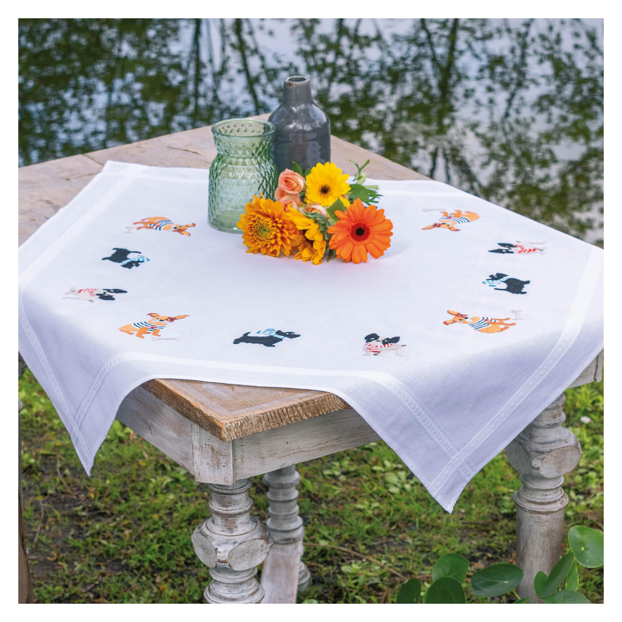Vervaco stamped satin stitch kit tablechloth ""pooch"", 80x80cm, DIY