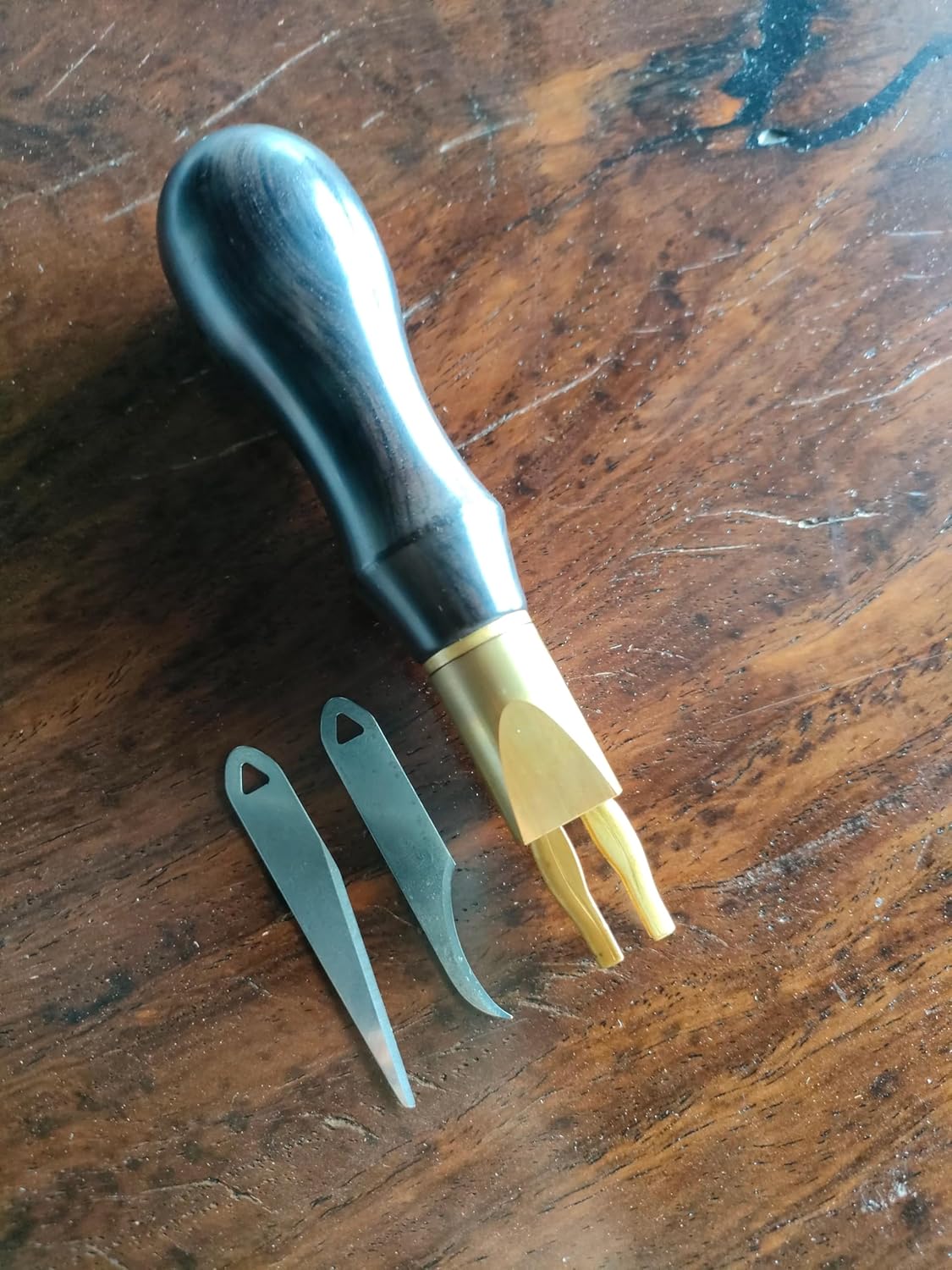 Interchange Blade Knife - (Color: come with 2 blades)