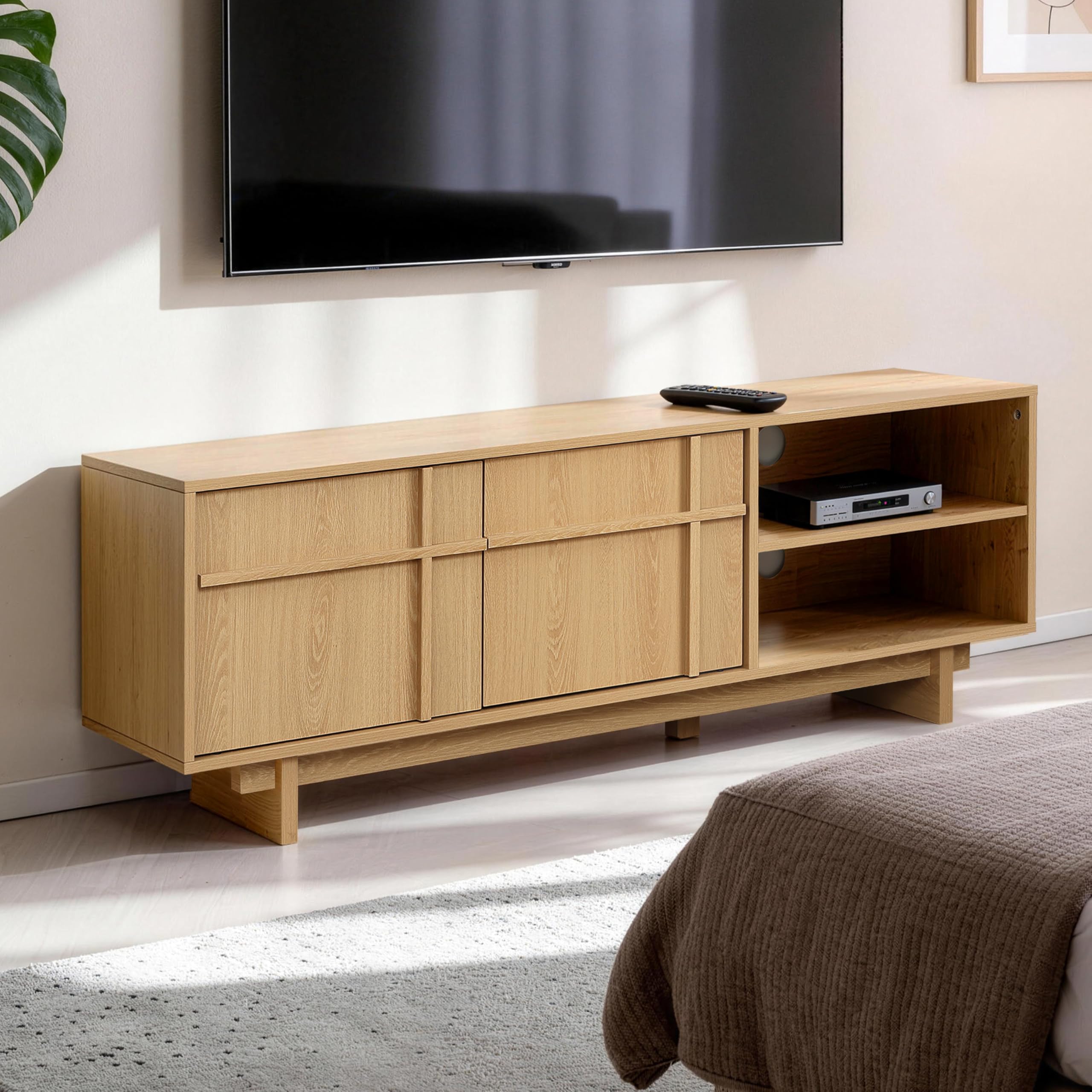 Hometopia TV Schrank 140 cm, Fernsehschrank im modernen skandinavischen Stil, TV-Lowboard stehend mit 2 Türen & 2 Ablagen, für TV bis 60 Zoll, geeignet für Wohnzimmer & Schlafzimmer