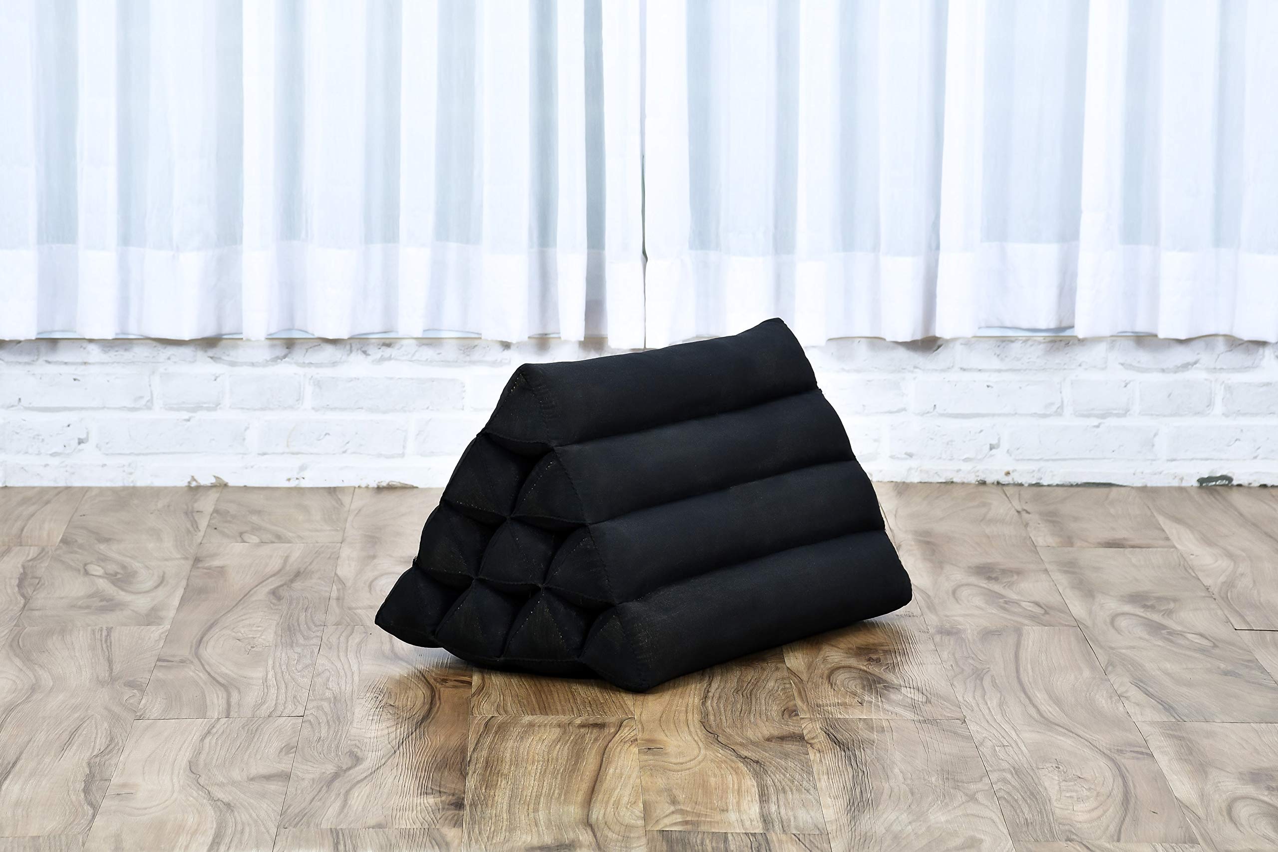 LEEWADEE Cuscino Triangolare Thai 50 x 33 x 33 cm - Kapok Schienale | Cuscino da lettura, da pavimento & da meditazione con supporto schiena - per letto & divano, arredo salotto