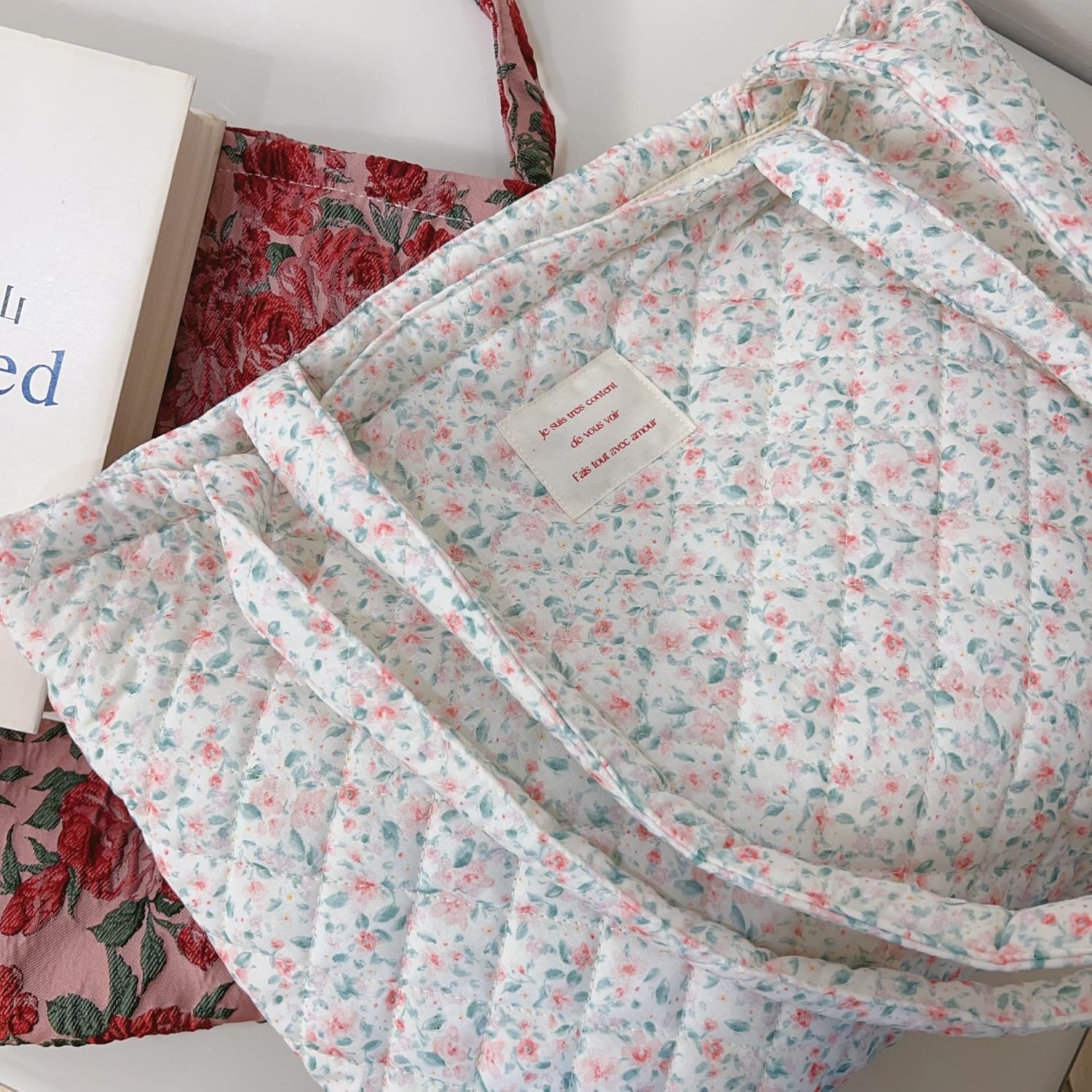 Floral Quilted Tote Bag with Zipper Lightweight Reusable for Women Cotton Shoulder Bag for Travel Shopping Daily Use