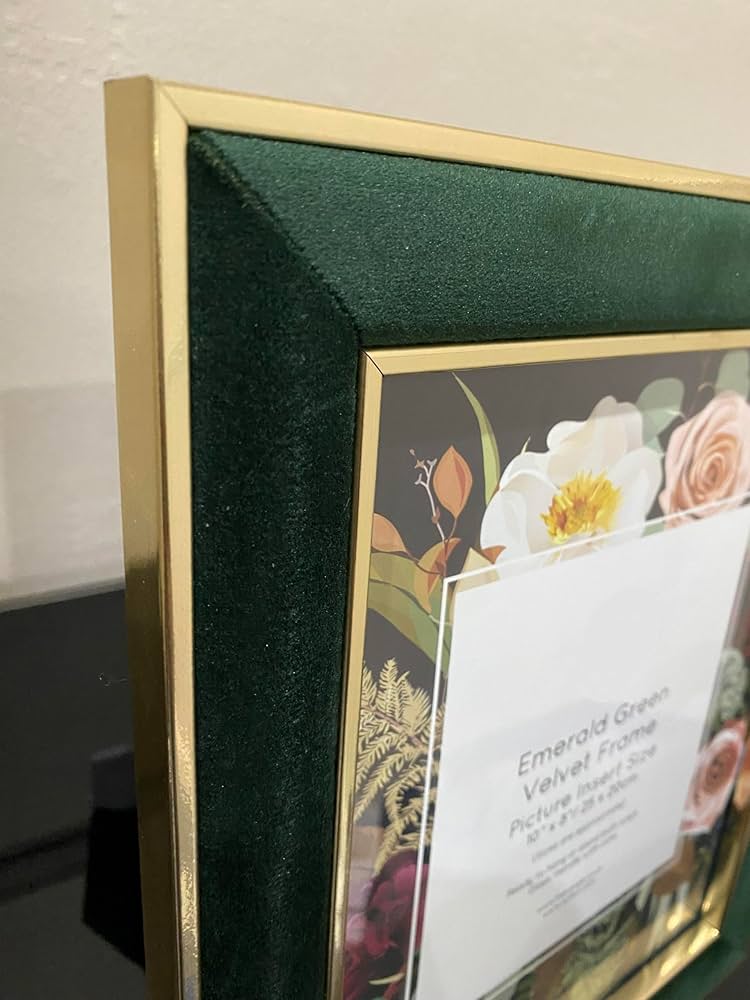 Stunning Emerald Green Velvet 10 x 8 Photo Frame With GoIden