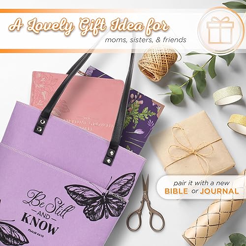 Miniatura 7 de Christian Art Gifts Bolsa de mano de fieltro y piel sintética para la Biblia, diseño de mariposa, con texto en inglés "Be Still and Know", Salmo