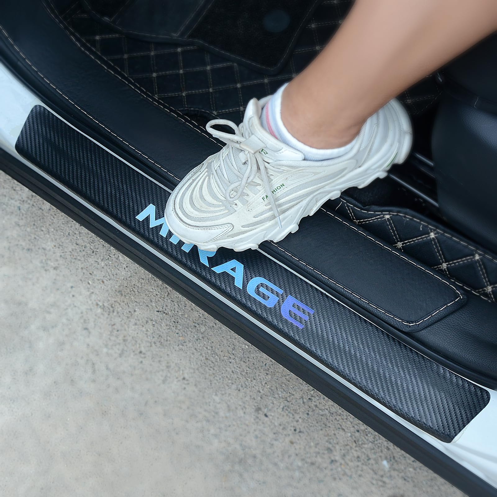 4Pcs Car Door Sill Scuff Carbon Fiber Stickers for Mitsubishi Mirage Welcome Pedal Protection Car Plate Automotive Door Entry Guard Decorative Accessories