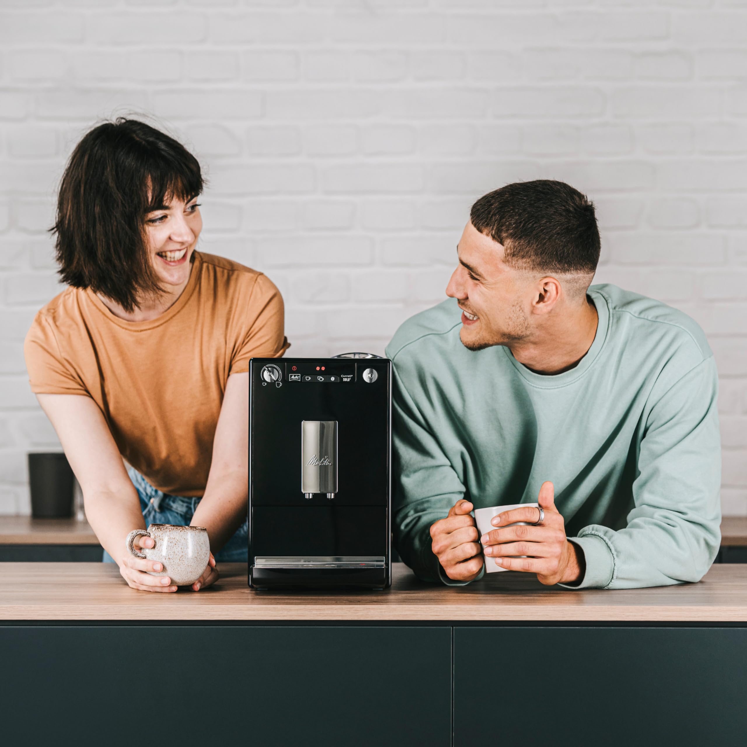 Melitta Solo Noire, Machine à Café à Grains avec Broyeur et Système d'Extraction des Arômes, Affichage LED, Mode 1 à 2 Tasses, Cafetière Expresso, Automatique, E950-201, 1400W
