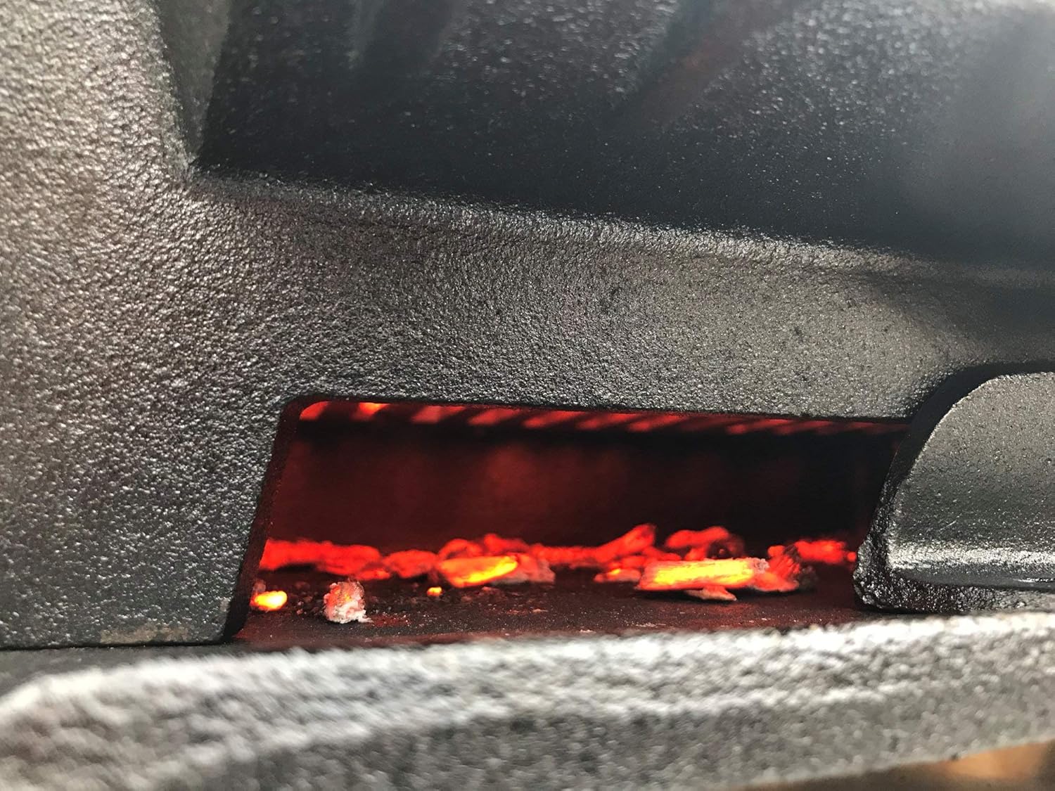 BBQ-TORO Pentola in ghisa con griglia | 50 x 25 x 23 cm | Barbecue da Campeggio a Carbone di Legna Hibachi Style BBQ-TORO Pentola in ghisa con griglia | 50 x 25 x 23 cm | Barbecue da Campeggio a Carbone di Legna Hibachi Style