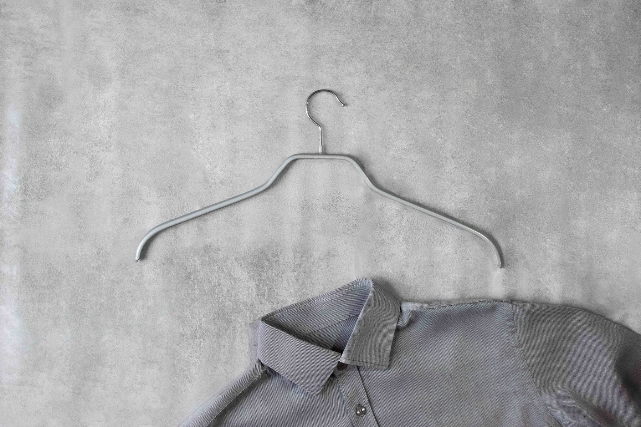 MAWA Hanger, Set van 10, Silhouette F, Ruimtebesparend, Duurzame Metalen Kleerhanger, Perfect voor T-shirts en Jumpers, 360° Draaibare Haak, Antislip Gecoate, 36 cm, Zwart MAWA Hanger, Set van 10, Silhouette F, Ruimtebesparend, Duurzame Metalen Kleerhanger, Perfect voor T-shirts en Jumpers, 360° Draaibare Haak, Antislip Gecoate, 36 cm, Zwart