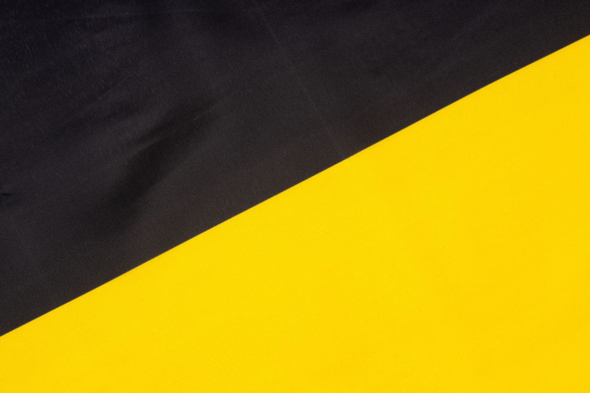 PHENO FLAGS Baden-Württemberg flag - German flag 3x5ft with brass eyelets - weatherproof flag for flagpole - 100% polyester - 90x150cm - Image 4