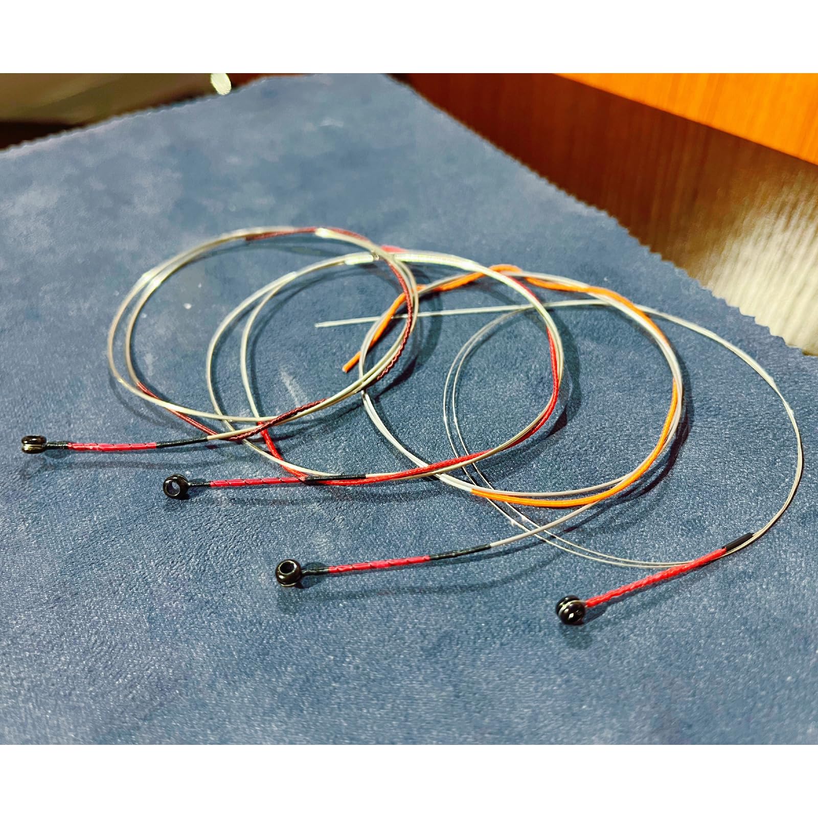 Jeu de cordes universelles pour violon 4/4 & 3/4 | Calibre moyen, noyau synthétique de qualité supérieure, enroulement argenté D & G, aluminium pour A, son riche, toucher doux, testé en concert