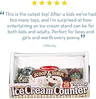 Vista 7 de Melissa & Doug - Encimera de helados de madera con cuchara para servir, juego de tienda de simulación, 28 accesorios de comida y cocina de juguete