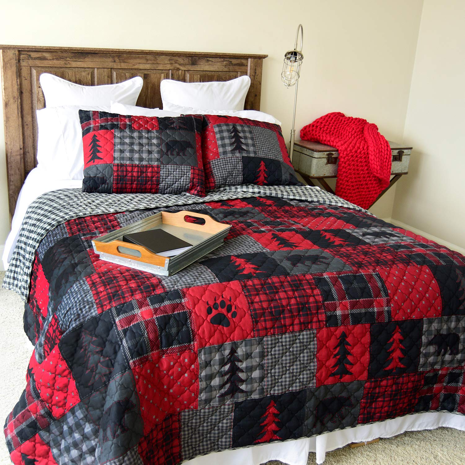 Donna Sharp King Bedding Set - 3 Piece - Red Forest Lodge Quilt Set with King Quilt and Two Standard Pillow Shams - Machine Washable