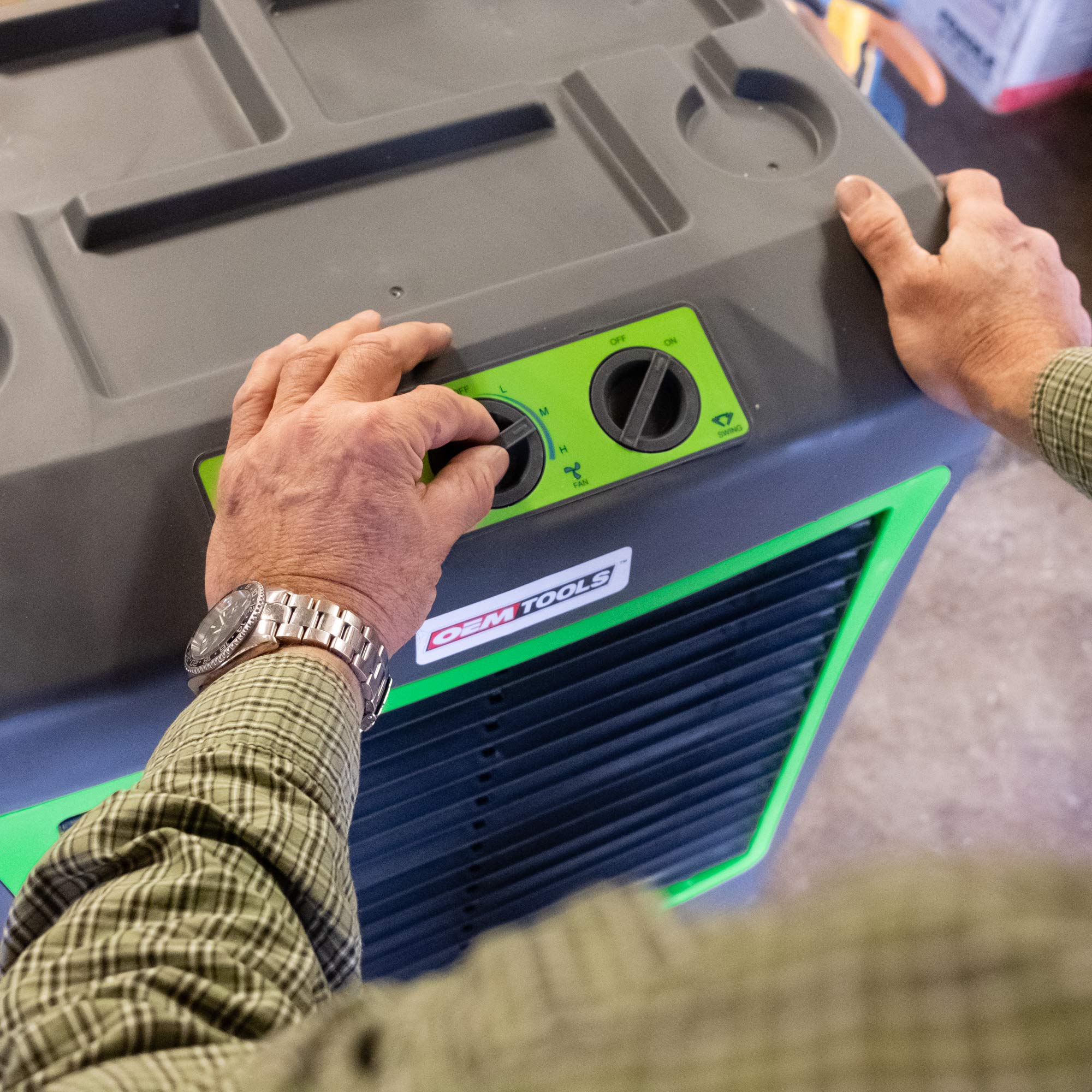 OEMTOOLS 23968 3Speed Evaporative Cooler, Green and Gray, Cools Up to 950 Square Feet, 3100 CFM